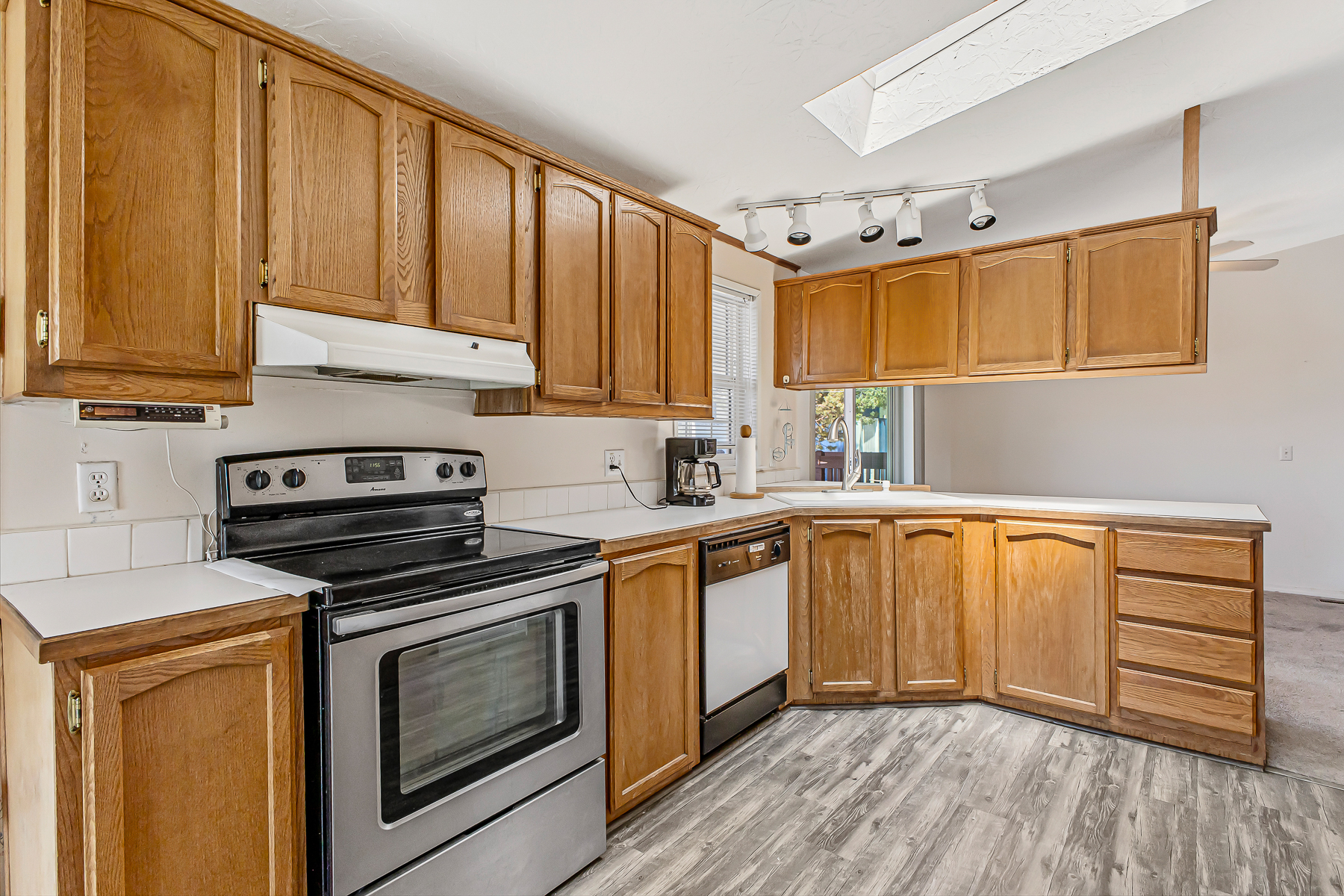Prineville, Oregon, 97754, United States, 3 Bedrooms Bedrooms, ,2 BathroomsBathrooms,Residential,For Sale,1885821