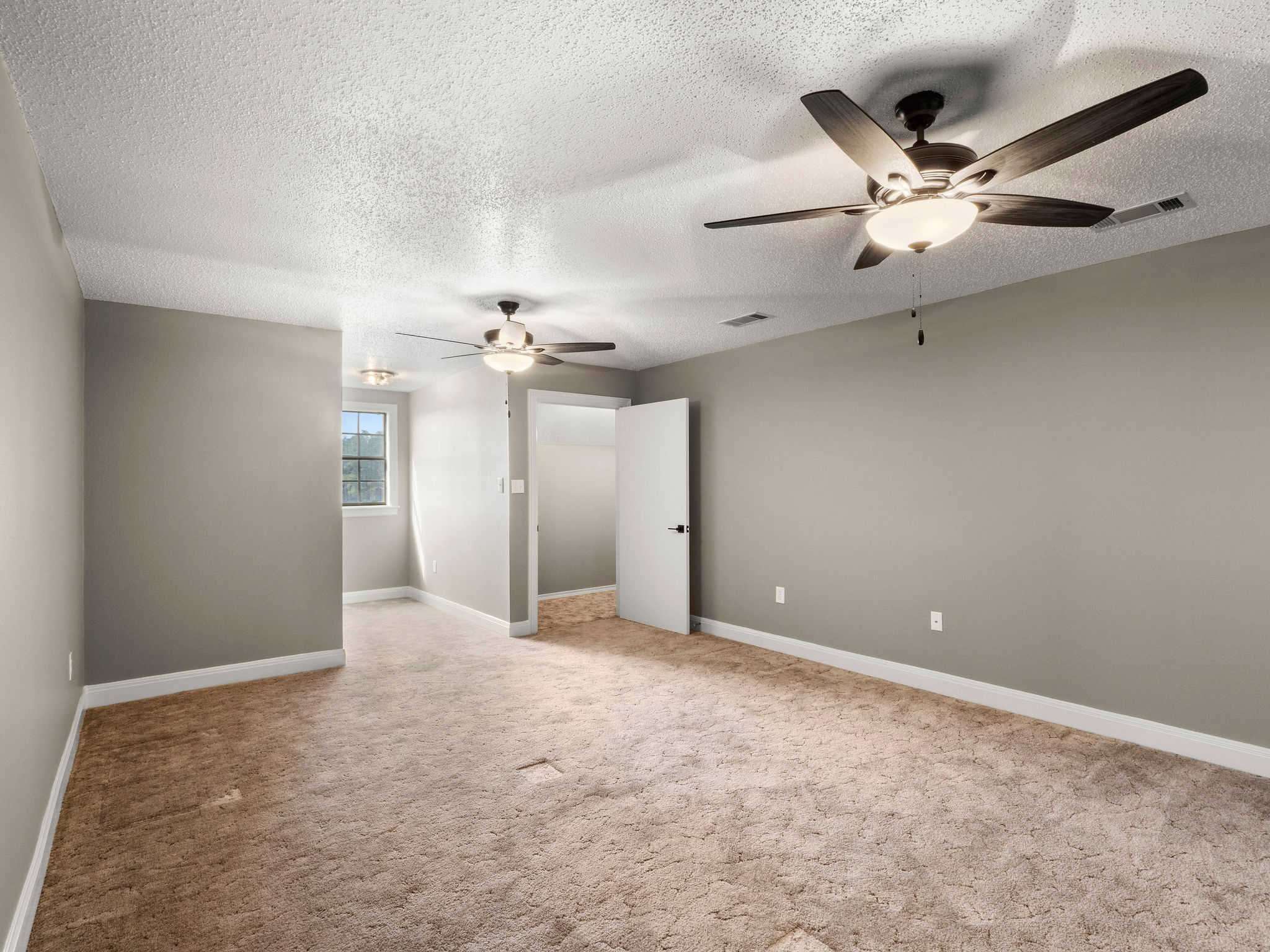 Zwolle, Louisiana, 71486, United States, 5 Bedrooms Bedrooms, ,3 BathroomsBathrooms,Residential,For Sale,1981648