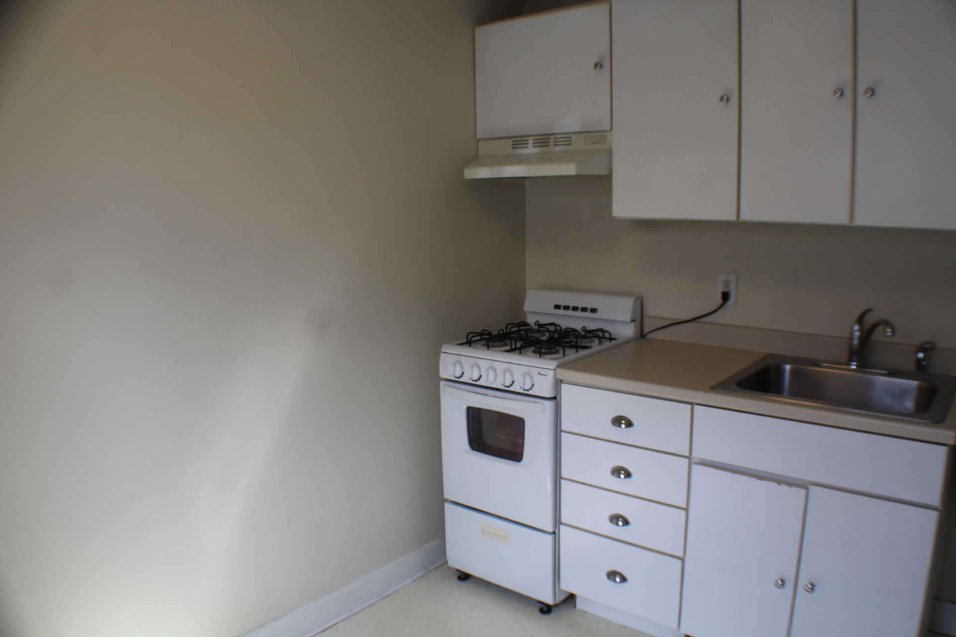 Concord, New Hampshire, 03301, United States, 7 Bedrooms Bedrooms, ,3 BathroomsBathrooms,Residential,For Sale,2048587