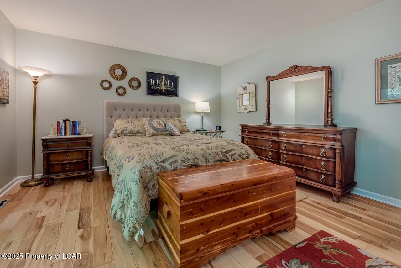 Dallas, Pennsylvania, 18612, United States, 5 Bedrooms Bedrooms, ,3 BathroomsBathrooms,Residential,For Sale,2006135