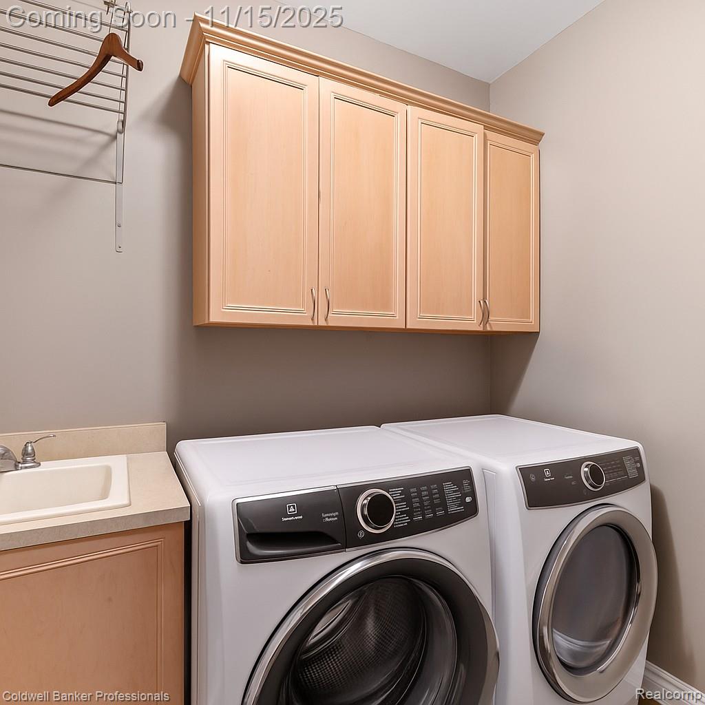 Clarkston, Michigan, 48348, United States, 4 Bedrooms Bedrooms, ,4 BathroomsBathrooms,Residential,For Sale,1992858