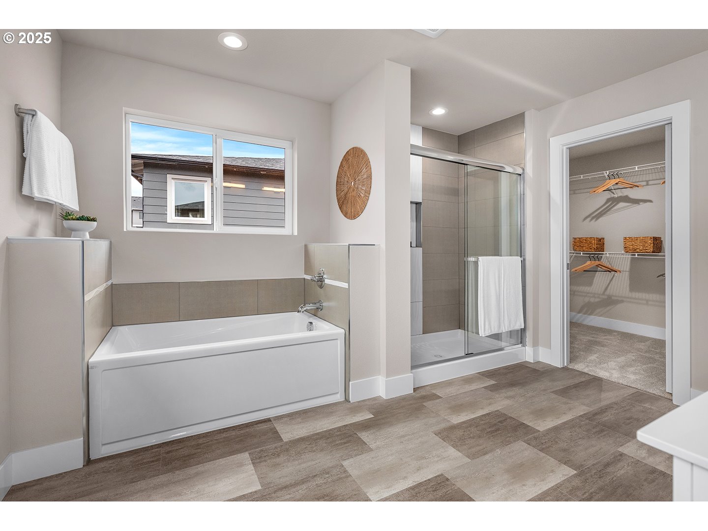 Happy Valley, Oregon, 97086, United States, 4 Bedrooms Bedrooms, ,3 BathroomsBathrooms,Residential,For Sale,1991153