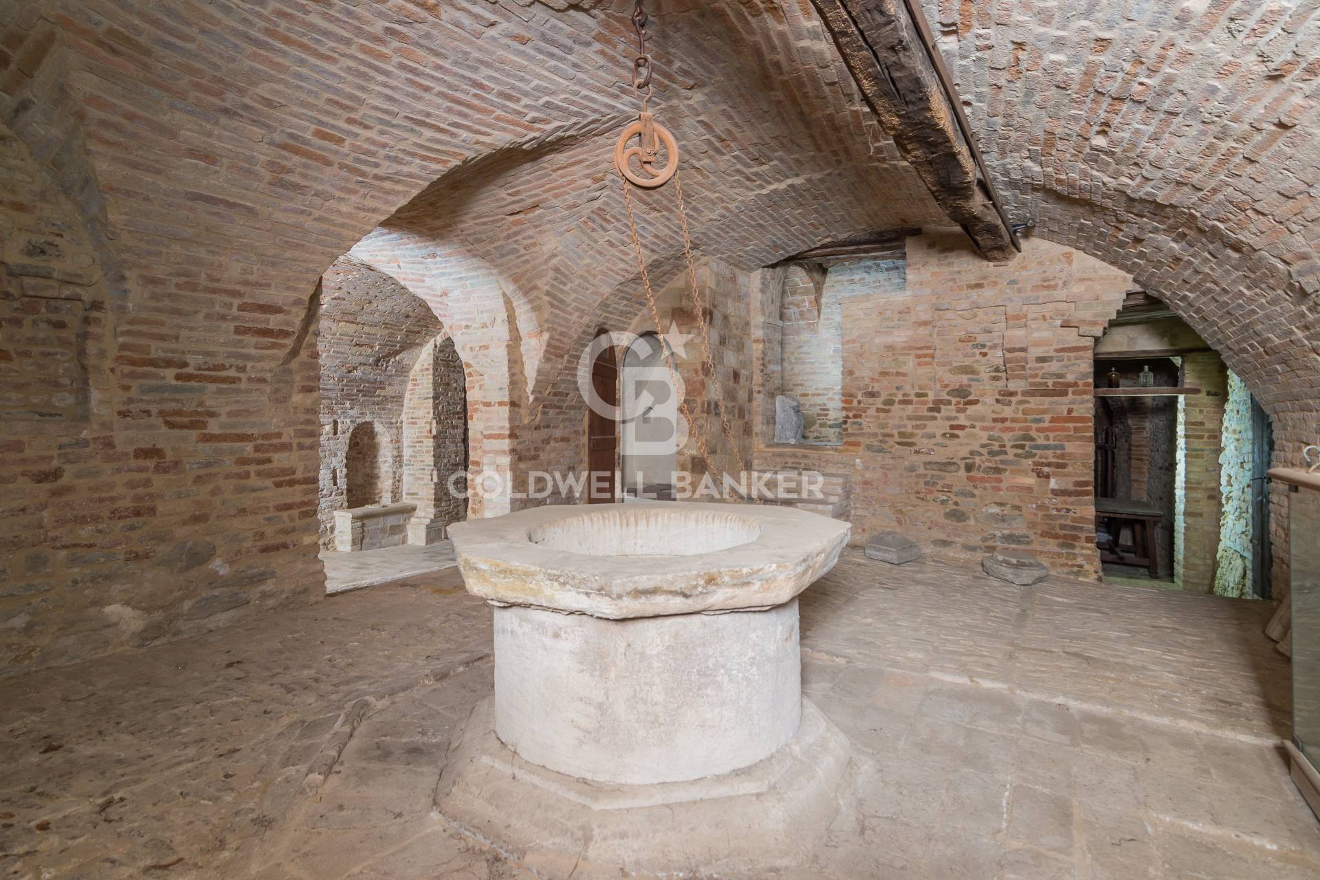 Mondaino, Rimini, 47040, IT, 10 Bedrooms Bedrooms, ,4 BathroomsBathrooms,Residential,For Sale,1890233