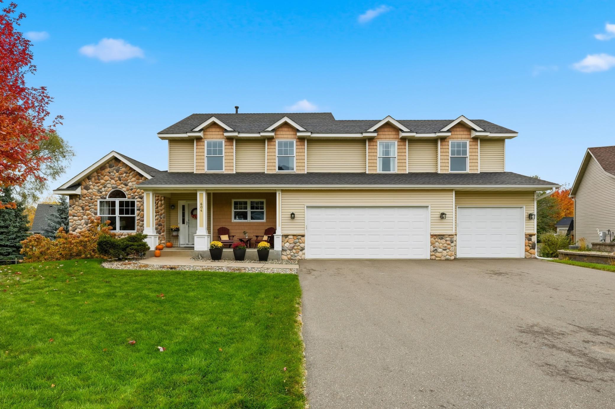 Hudson, Wisconsin, 54016, United States, 5 Bedrooms Bedrooms, ,3 BathroomsBathrooms,Residential,For Sale,1989559