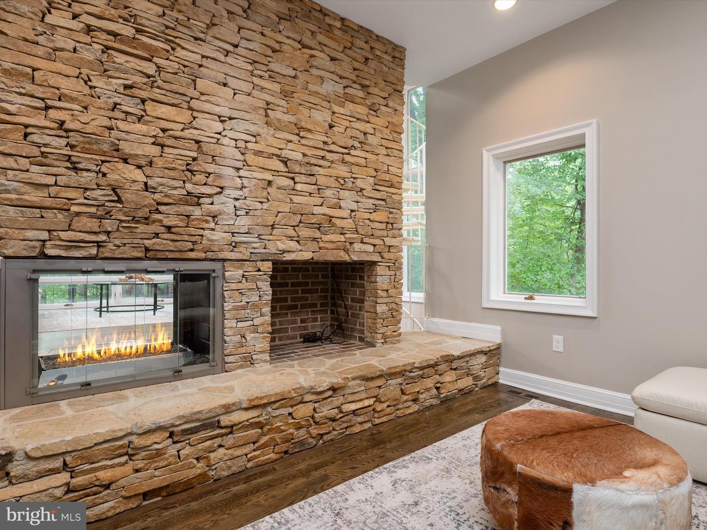 Annapolis, Maryland, 21401, United States, 5 Bedrooms Bedrooms, ,5 BathroomsBathrooms,Residential,For Sale,1895873