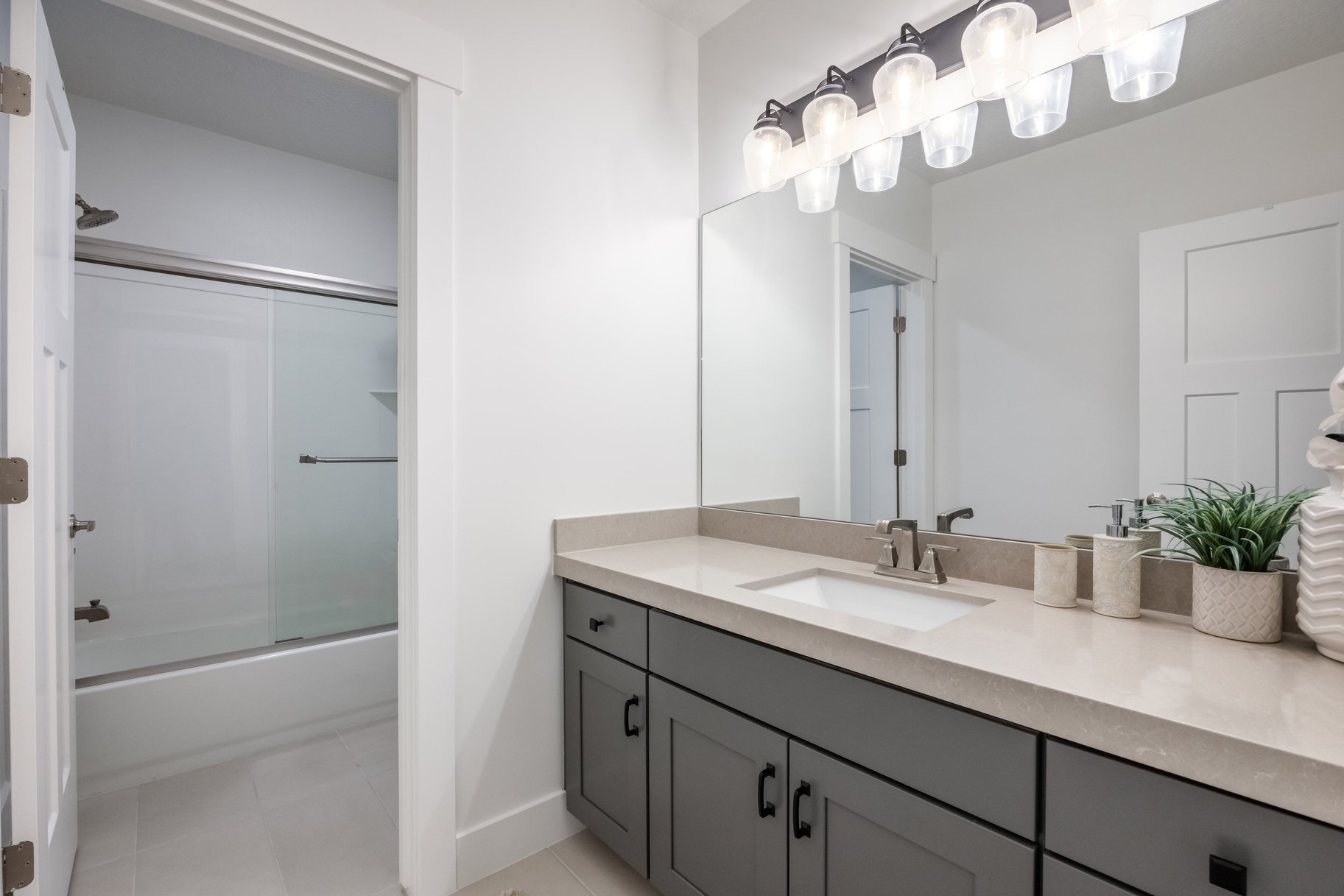  Fully Furnished Luxury Residence with Unmatched Finishes and Views - 物件實景