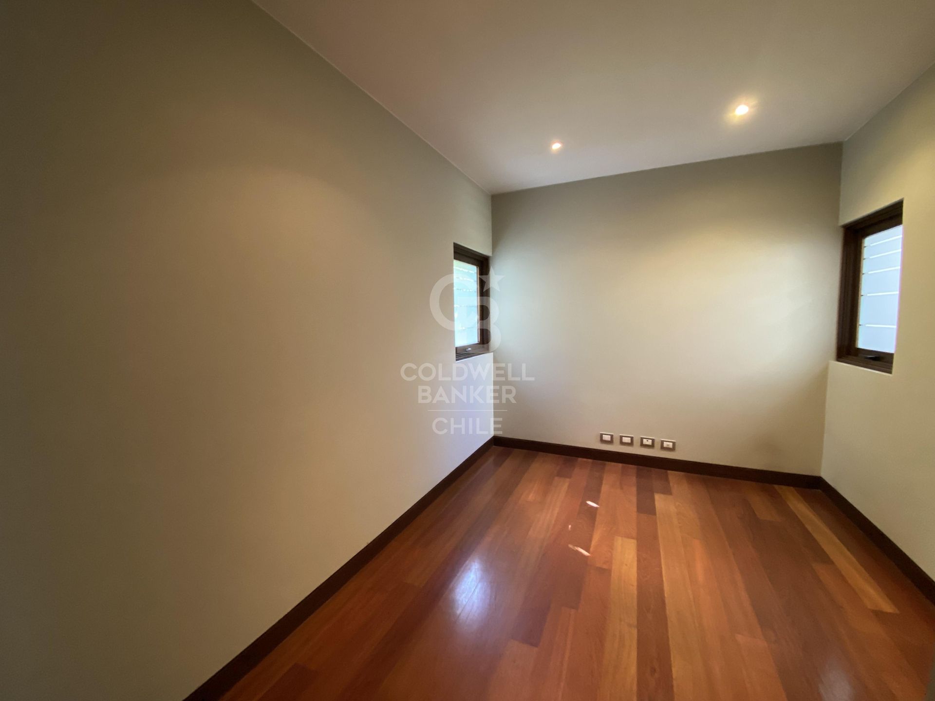 Las Condes, Chile, 5 Bedrooms Bedrooms, ,3 BathroomsBathrooms,Residential,For Sale,1714387