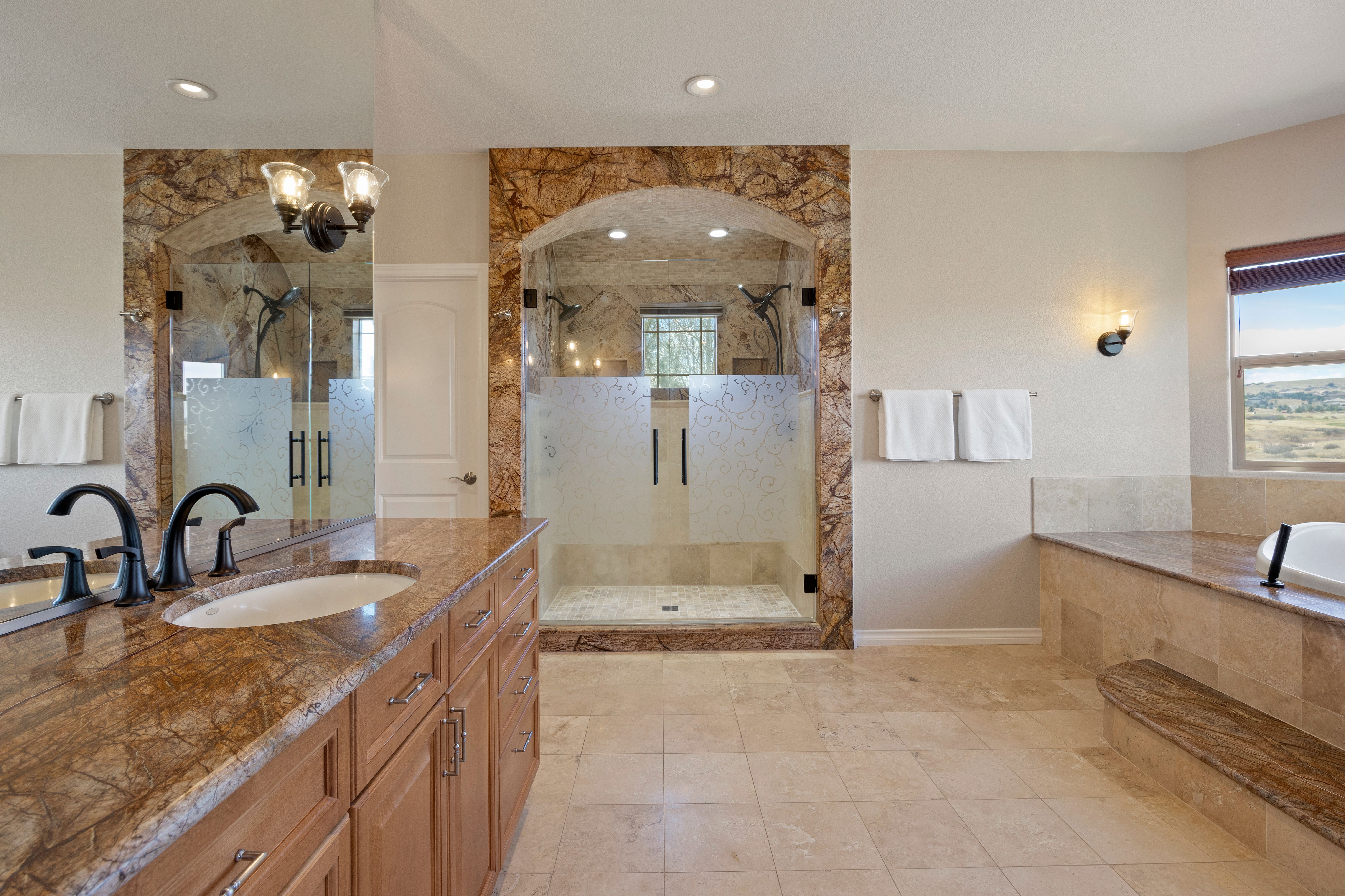  Ideal Blend of Space, Setting and Livability - 物件實景