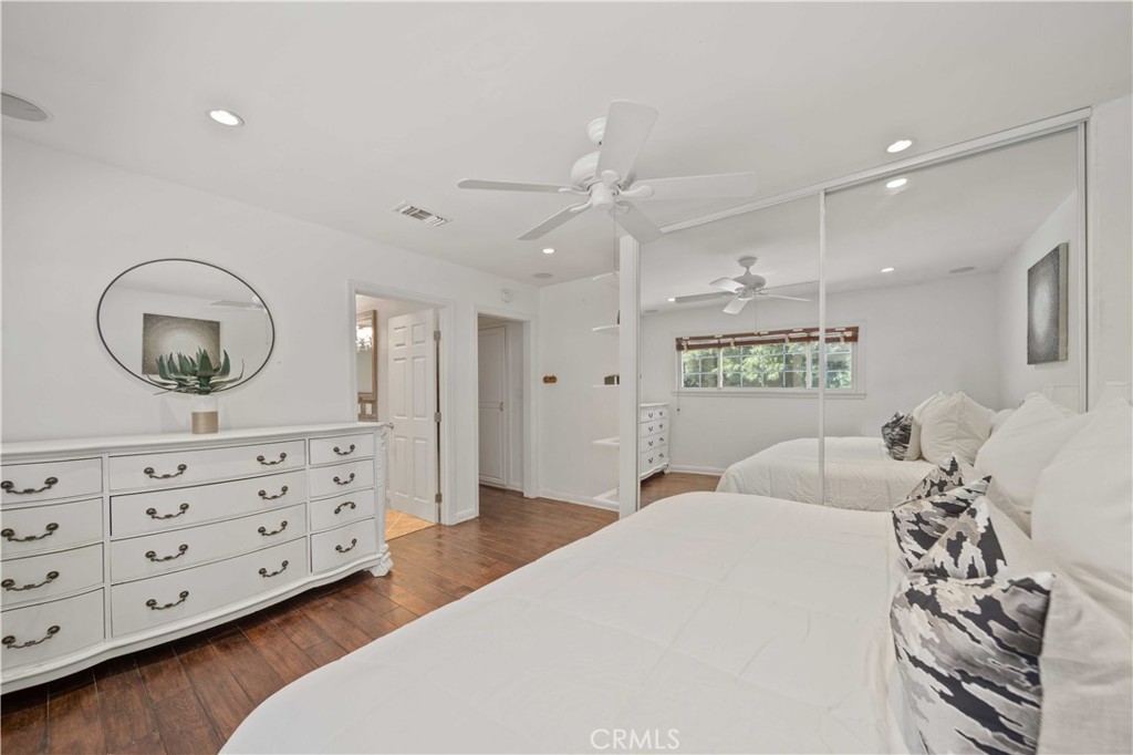 Newhall, California, 91321, United States, 5 Bedrooms Bedrooms, ,4 BathroomsBathrooms,Residential,For Sale,1940368