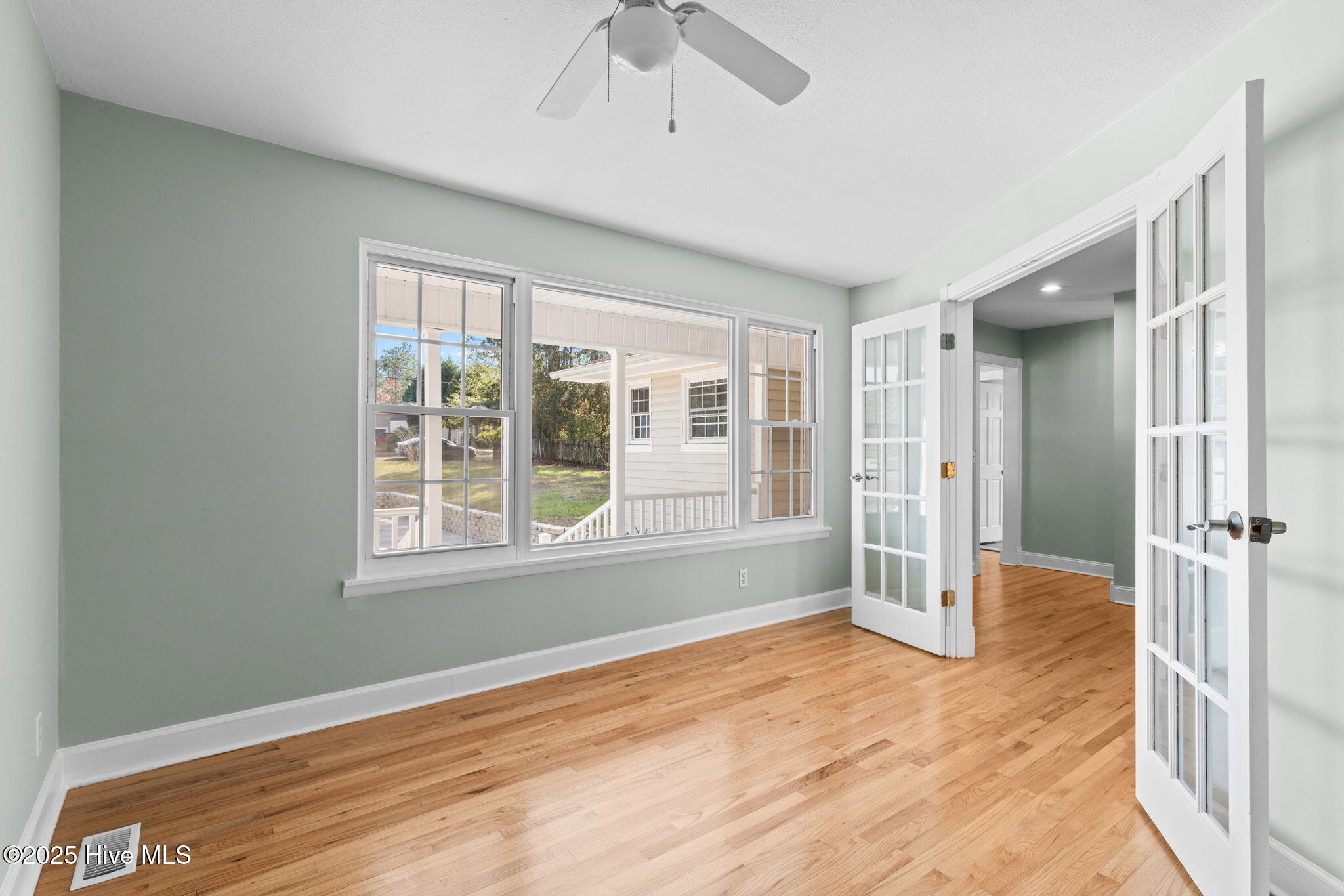 Southport, North Carolina, 28461, United States, 3 Bedrooms Bedrooms, ,2 BathroomsBathrooms,Residential,For Sale,1999197