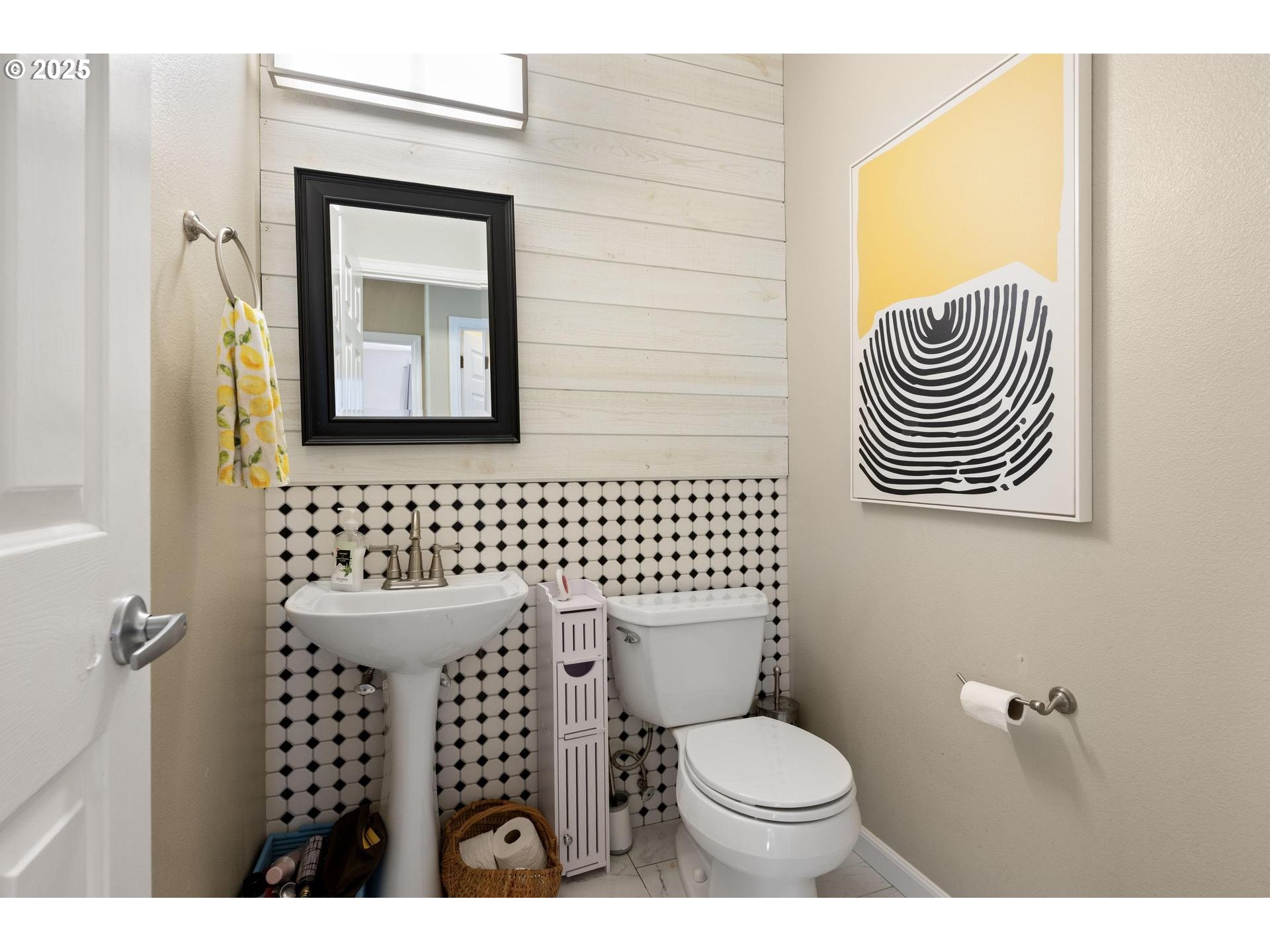 Portland, Oregon, 97219, United States, 4 Bedrooms Bedrooms, ,2 BathroomsBathrooms,Residential,For Sale,1917985