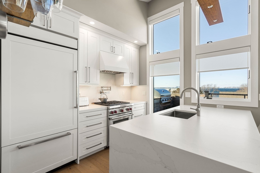 Nahant, Massachusetts, 01908, United States, 2 Bedrooms Bedrooms, ,2 BathroomsBathrooms,Residential,For Sale,1906833