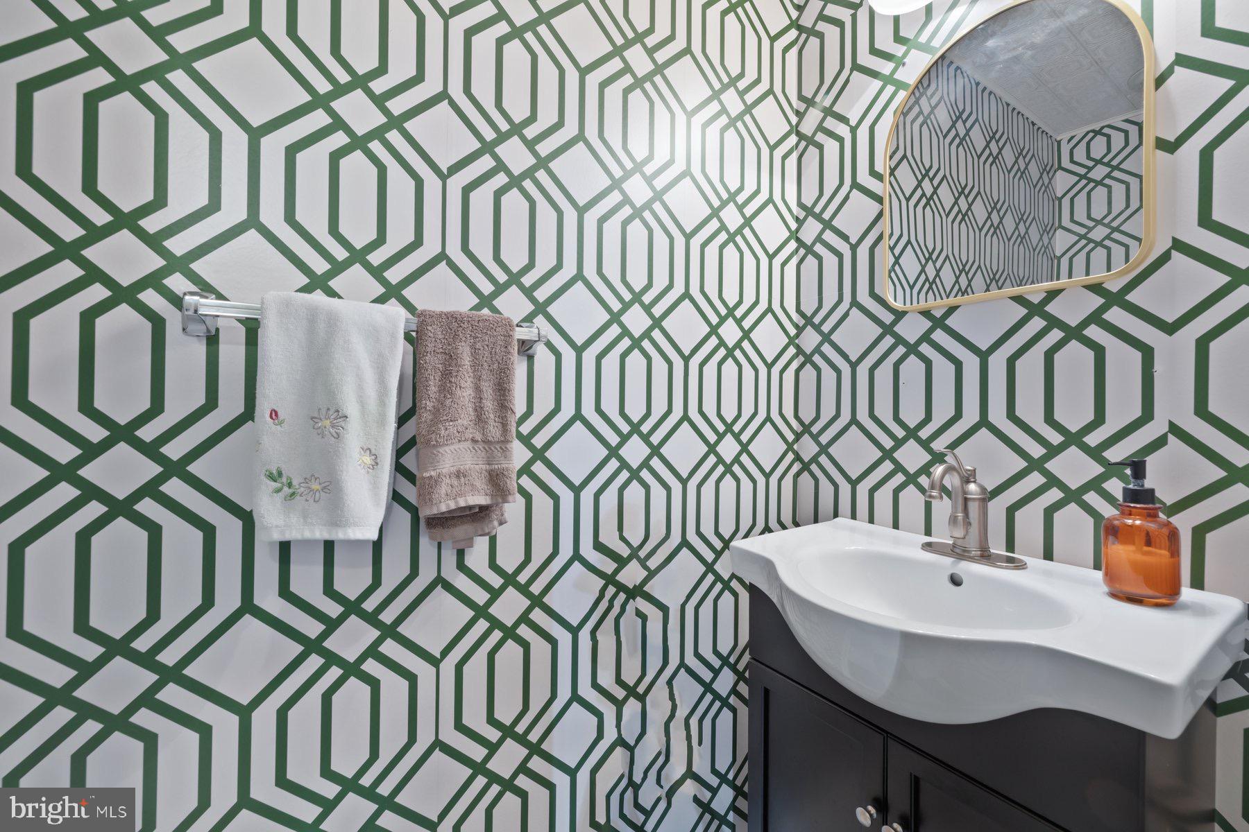 Centreville, Virginia, 20121, United States, 3 Bedrooms Bedrooms, ,4 BathroomsBathrooms,Residential,For Sale,1974352