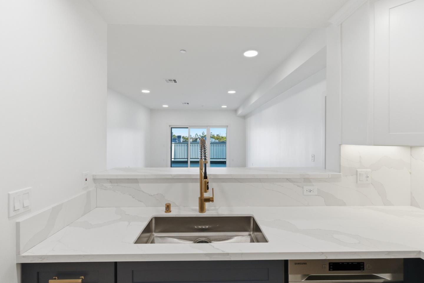 San Carlos, California, 94070, United States, 2 Bedrooms Bedrooms, ,3 BathroomsBathrooms,Residential,For Sale,2002922