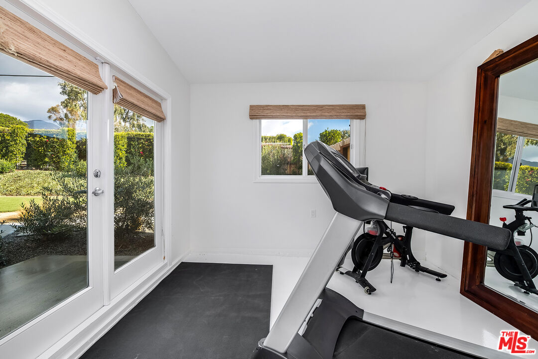 Malibu, California, 90265, United States, 3 Bedrooms Bedrooms, ,2 BathroomsBathrooms,Residential,For Sale,1868514