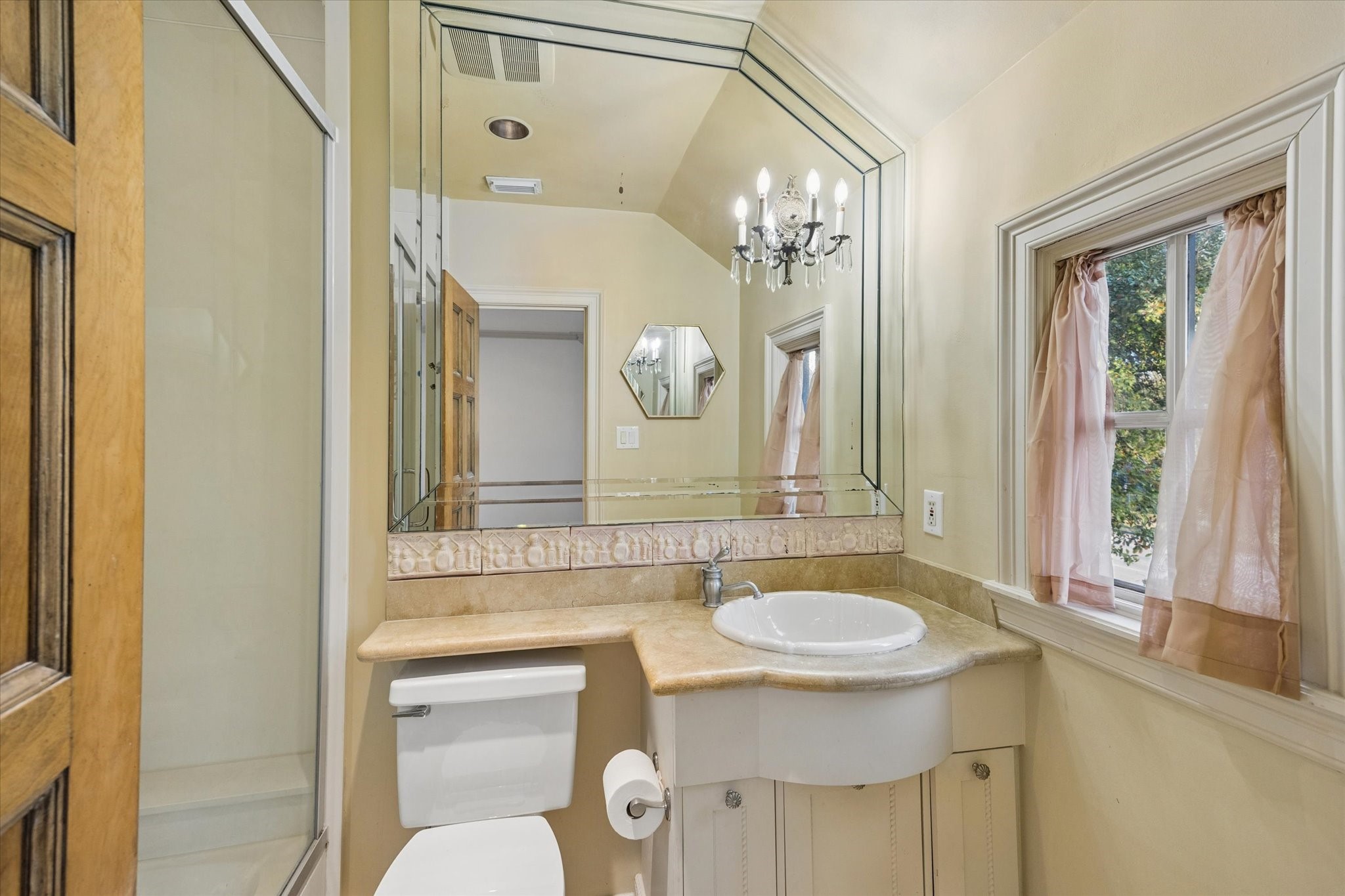  3020 San Felipe Street - 物件實景