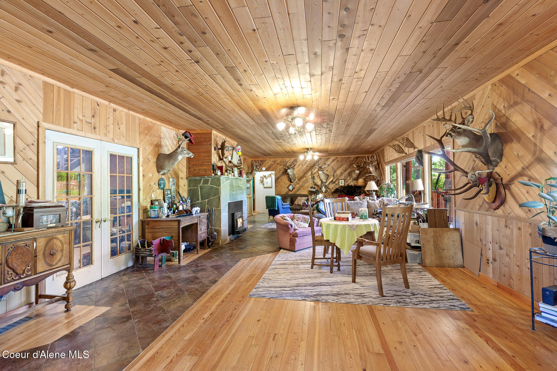 Athol, Idaho, 83801, United States, 4 Bedrooms Bedrooms, ,5 BathroomsBathrooms,Residential,For Sale,1984307