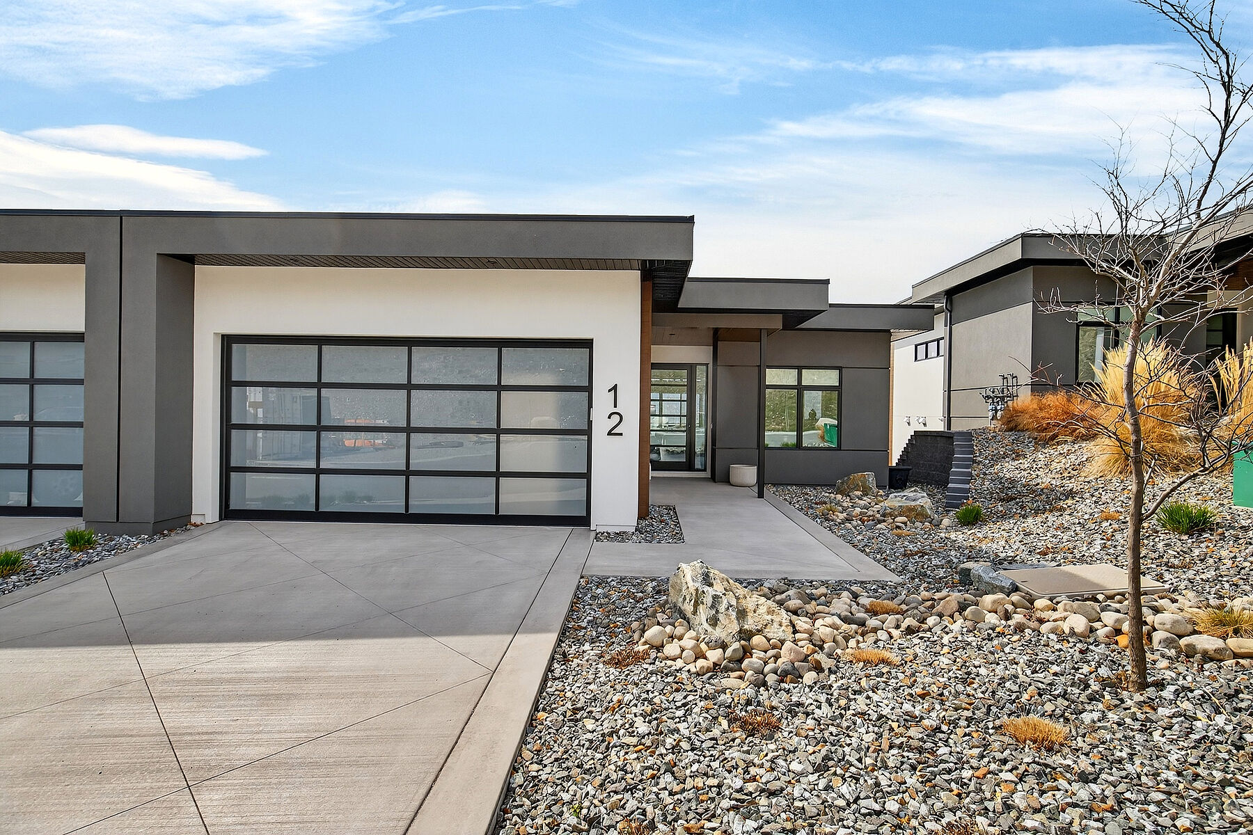  Elevated Lake Country Living - 物件實景