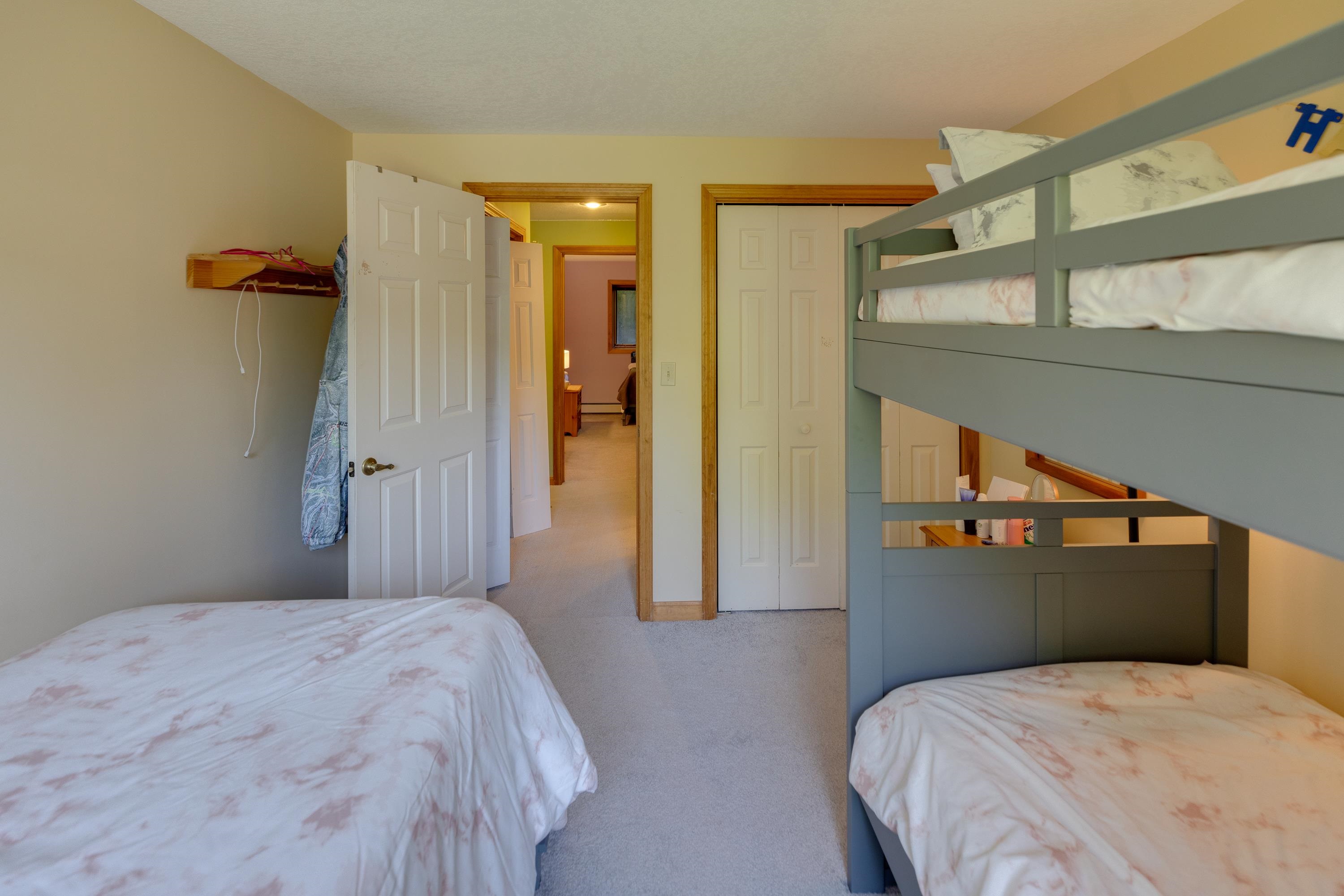 Lincoln, New Hampshire, 03251, United States, 4 Bedrooms Bedrooms, ,4 BathroomsBathrooms,Residential,For Sale,1991749