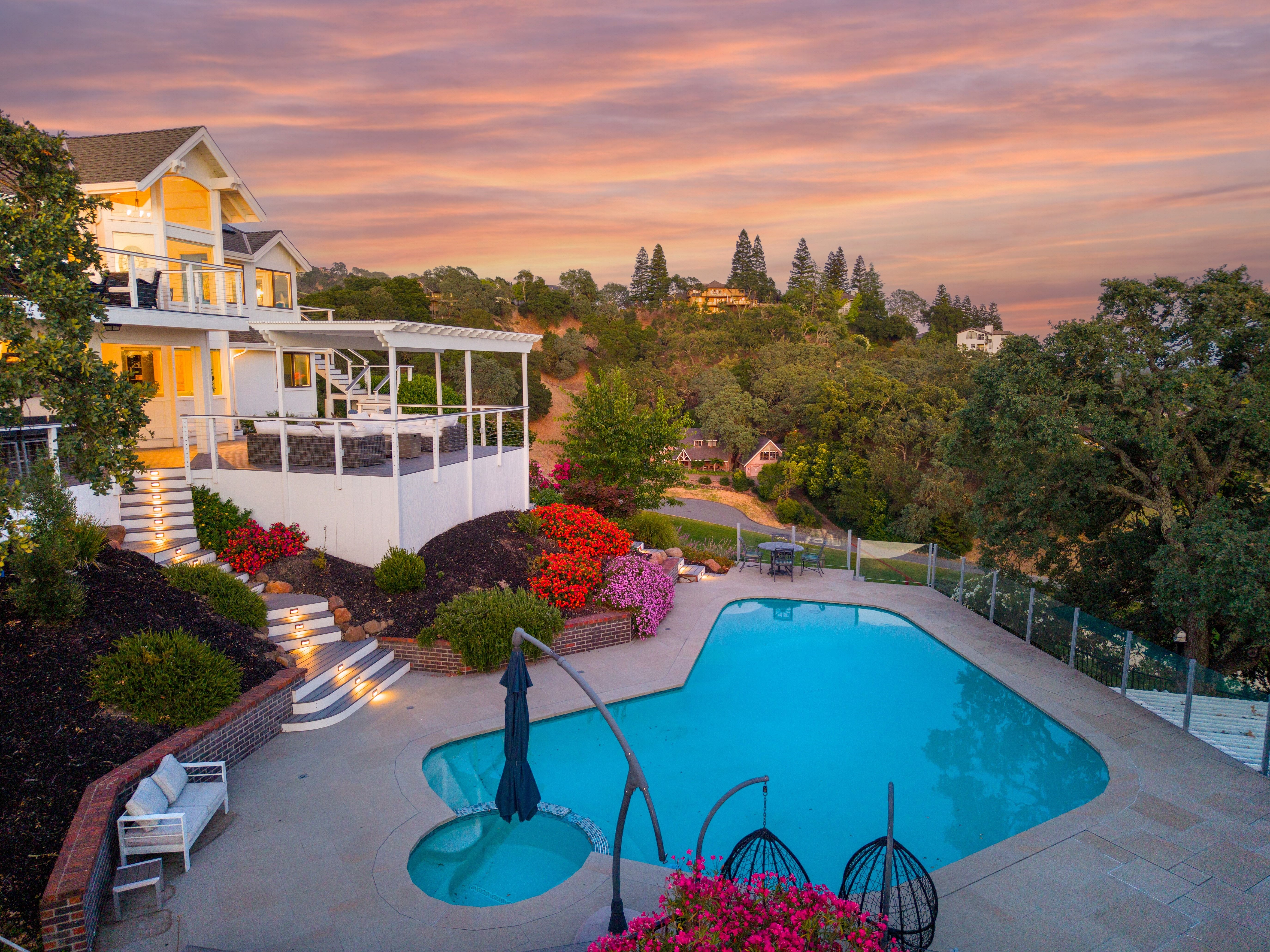  Sweeping Fairway Views Meet Rare Outdoor Living - 物件實景