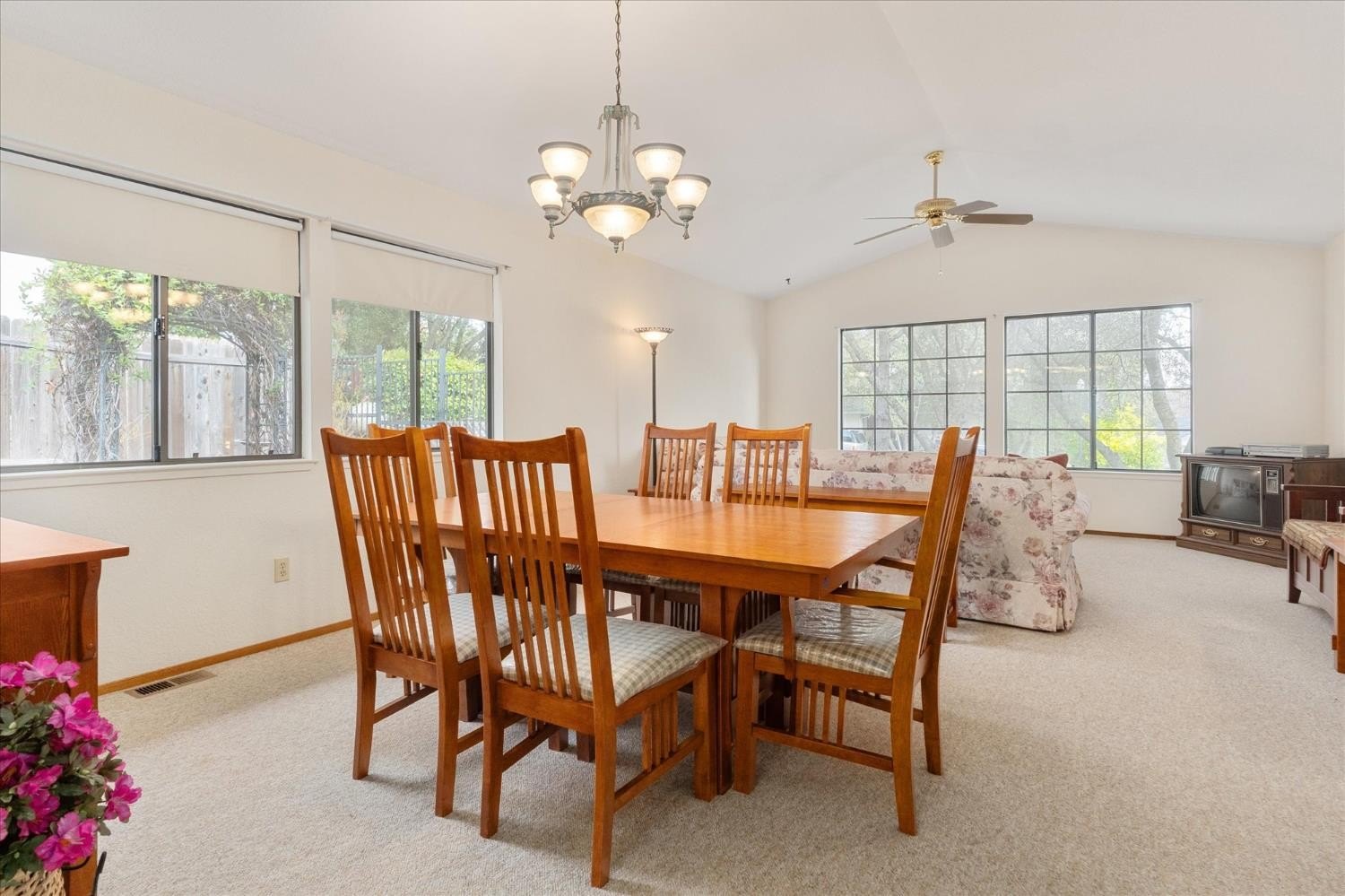 Angels Camp, California, 95222, United States, 3 Bedrooms Bedrooms, ,2 BathroomsBathrooms,Residential,For Sale,1974702