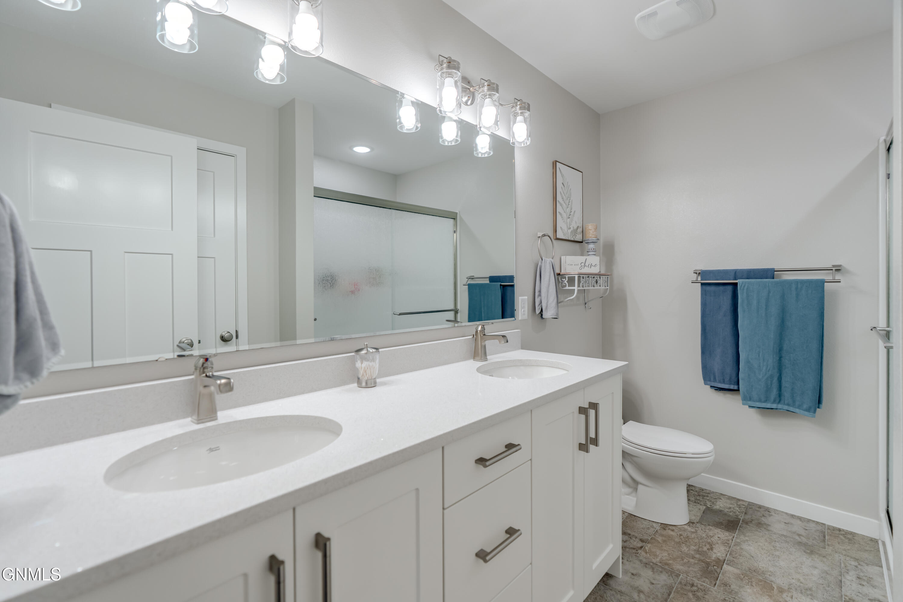 Bismarck, North Dakota, 58504, United States, 5 Bedrooms Bedrooms, ,2 BathroomsBathrooms,Residential,For Sale,1986096