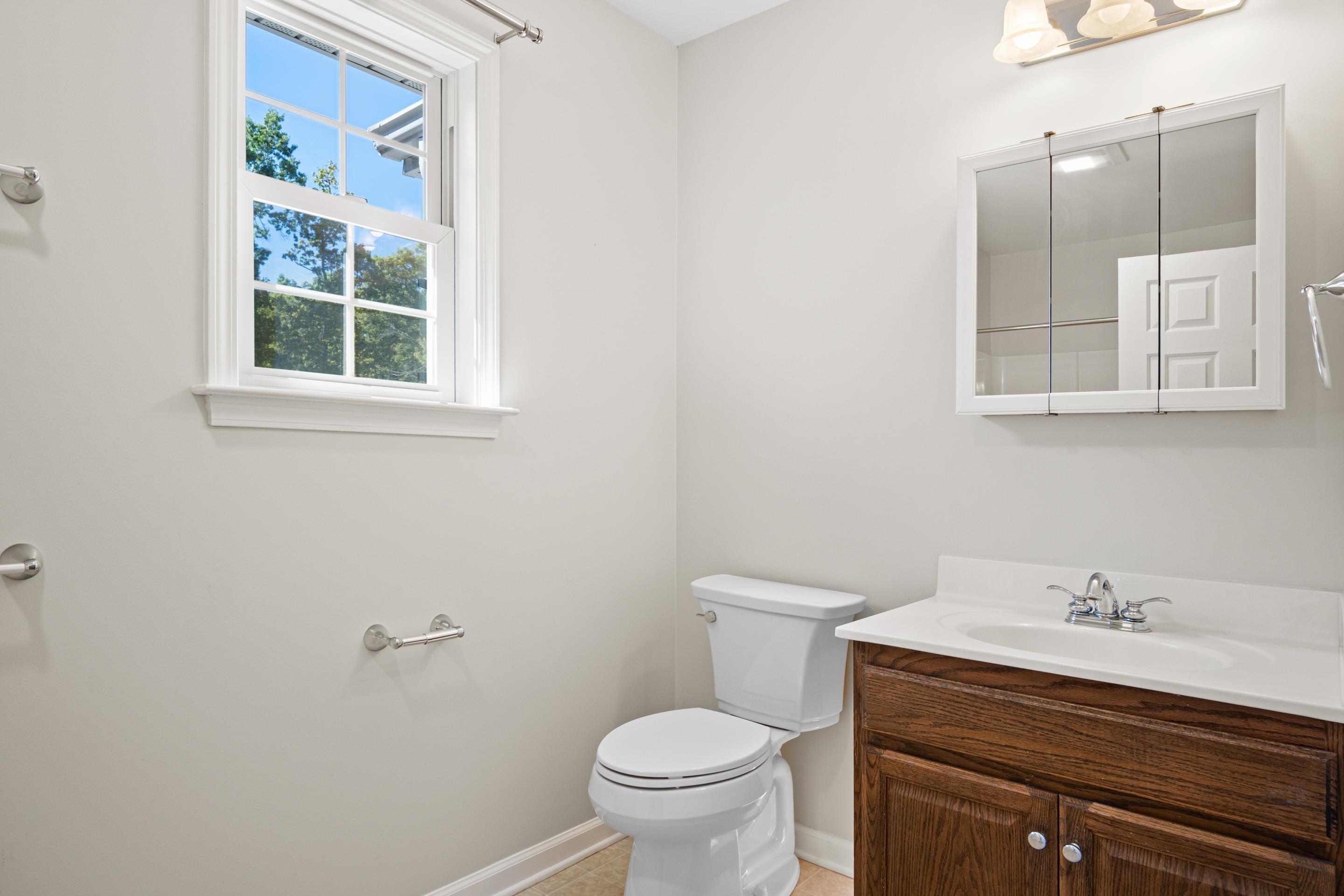 Blacksburg, Virginia, 24060, United States, 3 Bedrooms Bedrooms, ,4 BathroomsBathrooms,Residential,For Sale,1961376