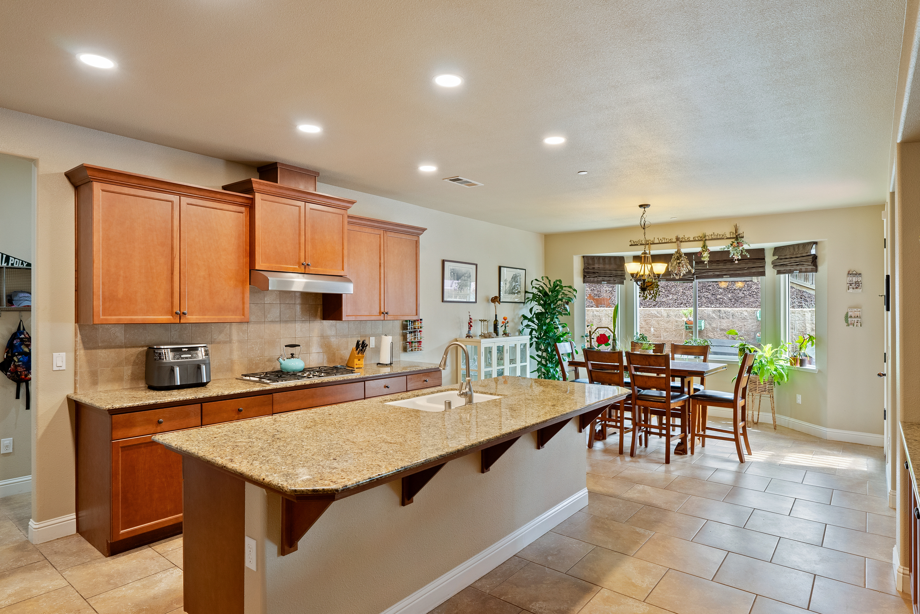  Timeless Living in Vintage at Montebello Oaks - 物件實景