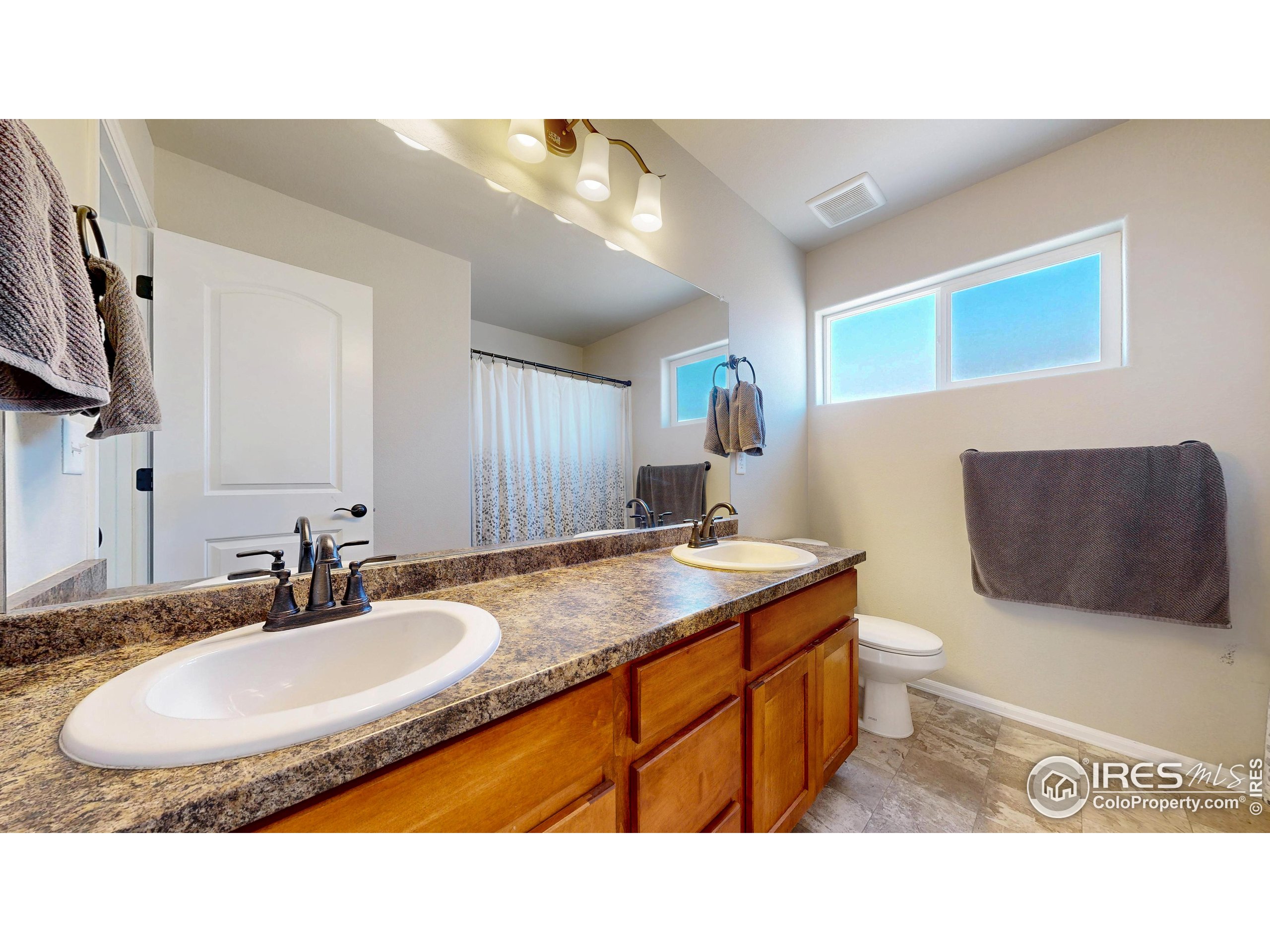 Johnstown, Colorado, 80534, United States, 4 Bedrooms Bedrooms, ,3 BathroomsBathrooms,Residential,For Sale,1911413