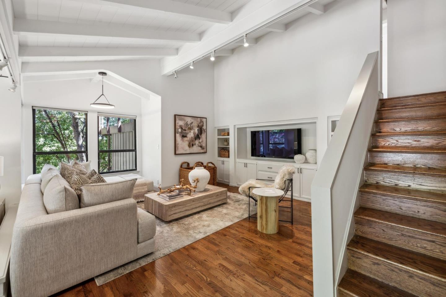 Portola Valley, California, 94028, United States, 6 Bedrooms Bedrooms, ,6 BathroomsBathrooms,Residential,For Sale,1917996