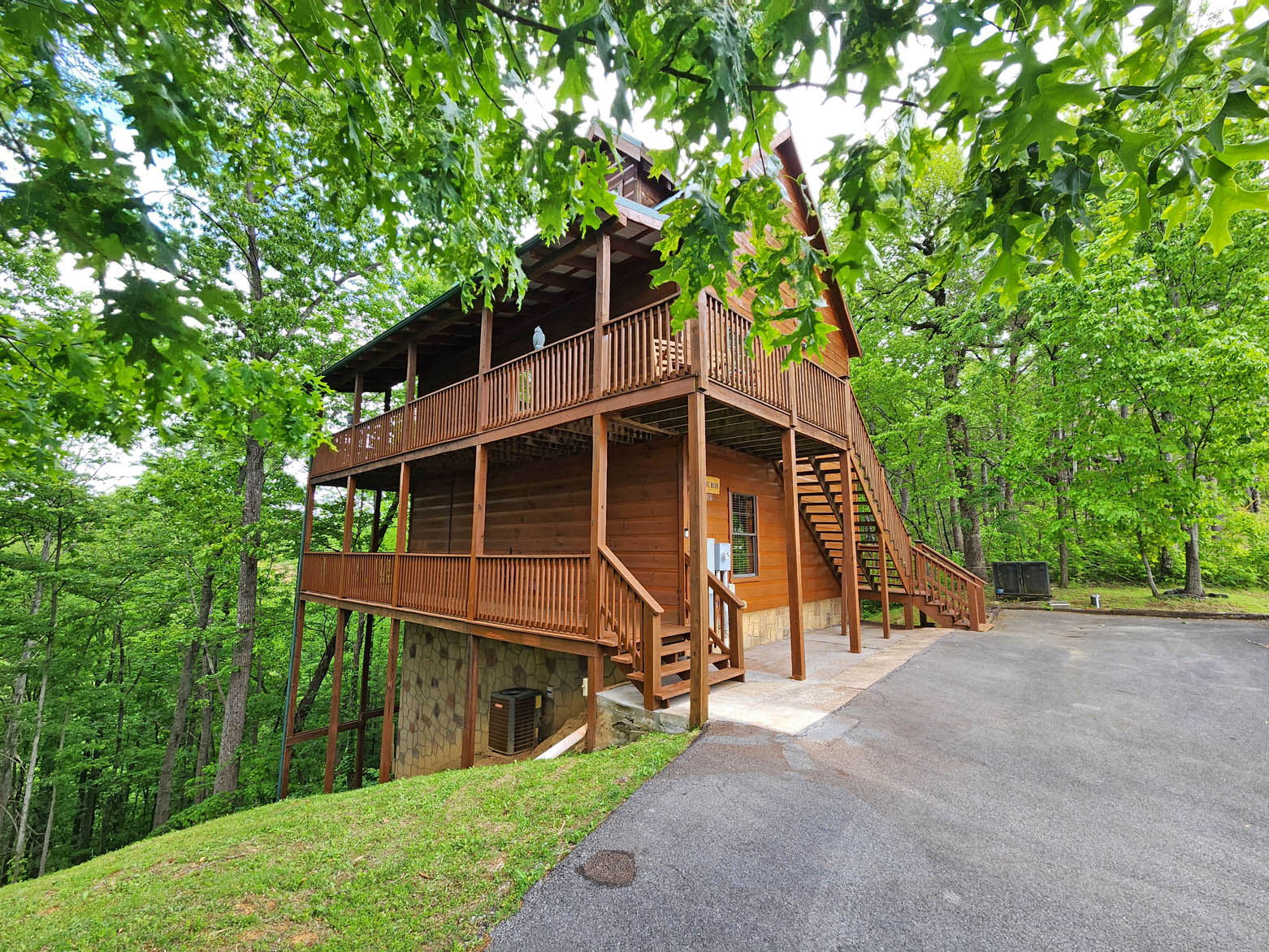 Sevierville, Tennessee, 37862, United States, 3 Bedrooms Bedrooms, ,3 BathroomsBathrooms,Residential,For Sale,1920301