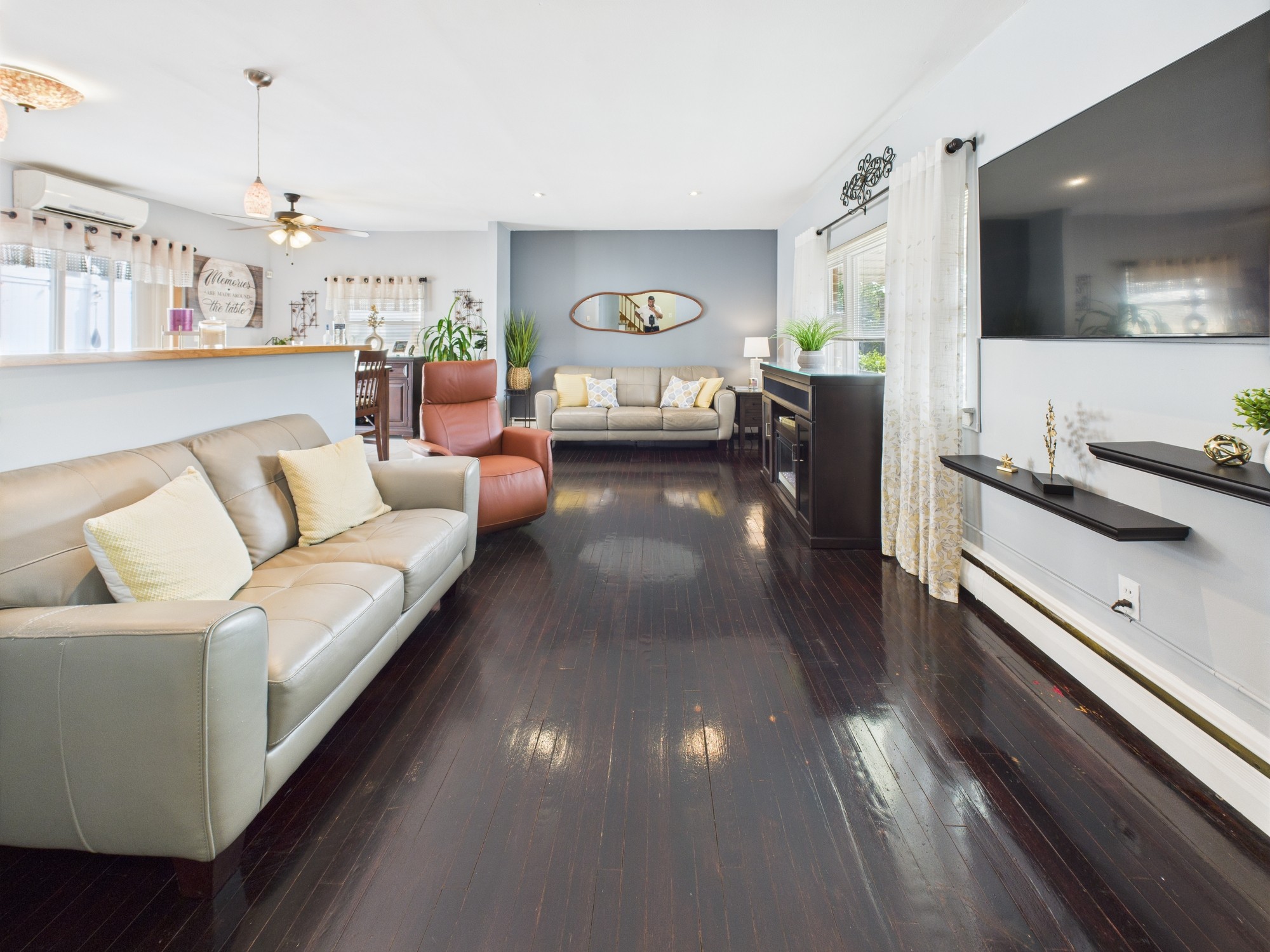 Bronx, New York, 10465, United States, 3 Bedrooms Bedrooms, ,3 BathroomsBathrooms,Residential,For Sale,1895148