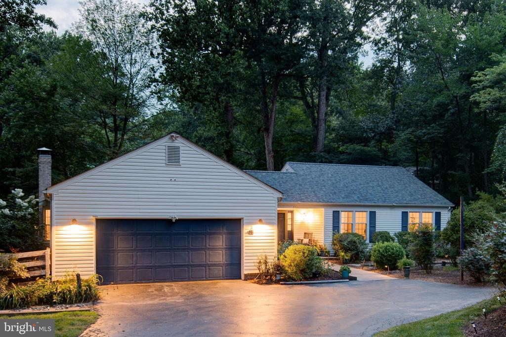 Fairfax, Virginia, 22030, United States, 3 Bedrooms Bedrooms, ,3 BathroomsBathrooms,Residential,For Sale,1904338