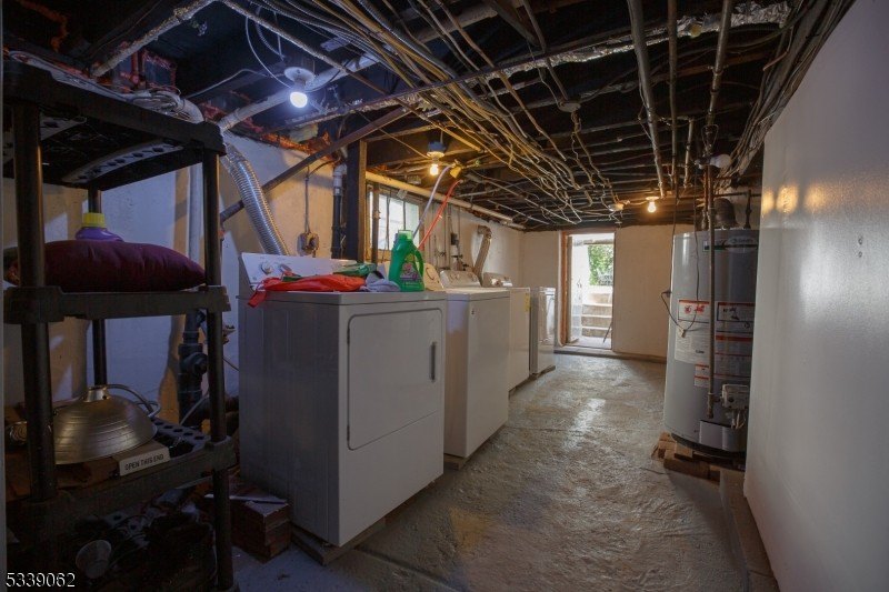 Linden City, New Jersey, 07036-2802, United States, 4 Bedrooms Bedrooms, ,2 BathroomsBathrooms,Residential,For Sale,1977001