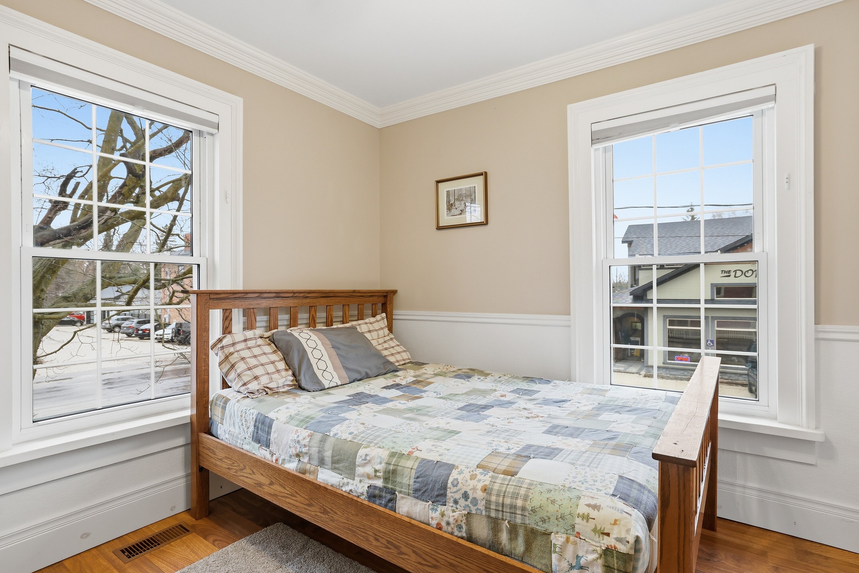  Prestigous 1/4 Acre Town Lot - 物件實景