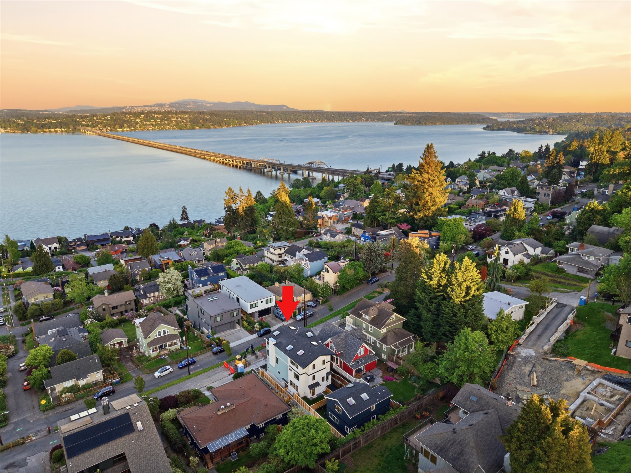  909 32nd Ave S Unit #B, Seattle, WA 98144 - 物件實景