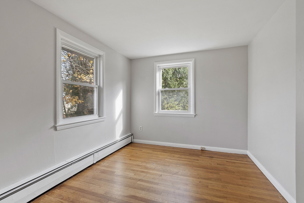 Littleton, Massachusetts, 01460, United States, 3 Bedrooms Bedrooms, ,1 BathroomBathrooms,Residential,For Sale,1991469