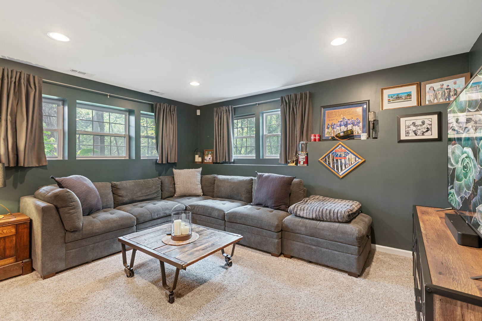 Spring Grove, Illinois, 60081, United States, 4 Bedrooms Bedrooms, ,4 BathroomsBathrooms,Residential,For Sale,1906702