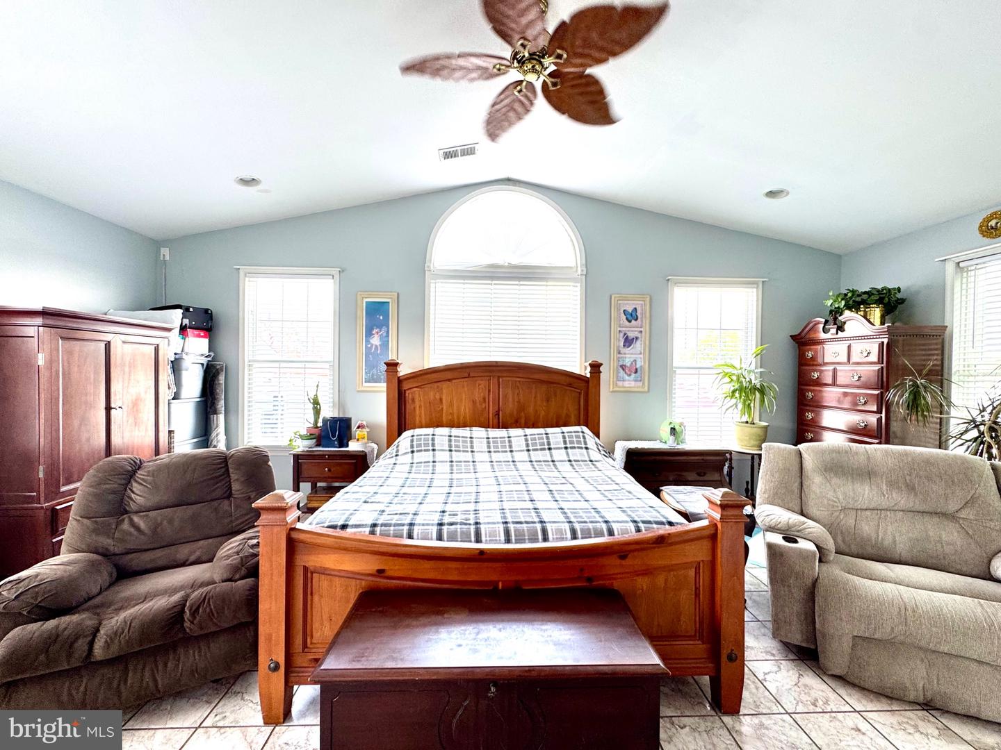 Dundalk, Maryland, 21222, United States, 3 Bedrooms Bedrooms, ,4 BathroomsBathrooms,Residential,For Sale,1906595