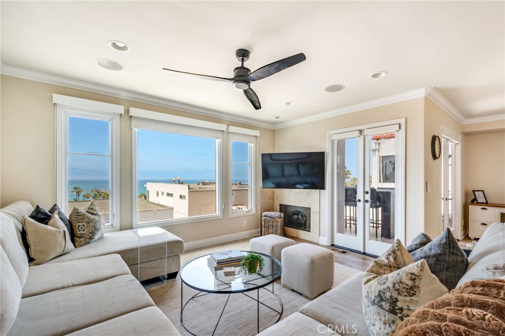 San Clemente, California, 92672, United States, 2 Bedrooms Bedrooms, ,3 BathroomsBathrooms,Residential,For Sale,1927203