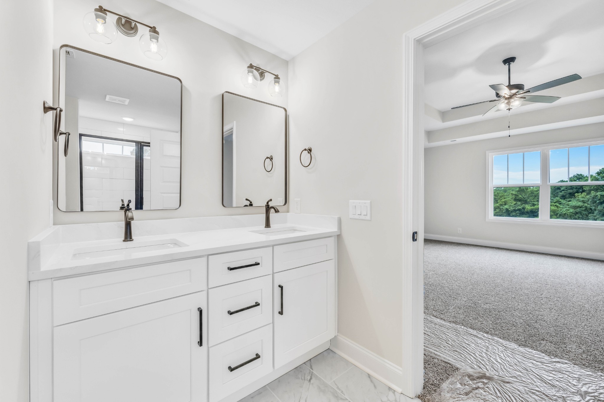 Clarksville, Tennessee, 37040, United States, 4 Bedrooms Bedrooms, ,3 BathroomsBathrooms,Residential,For Sale,1974030