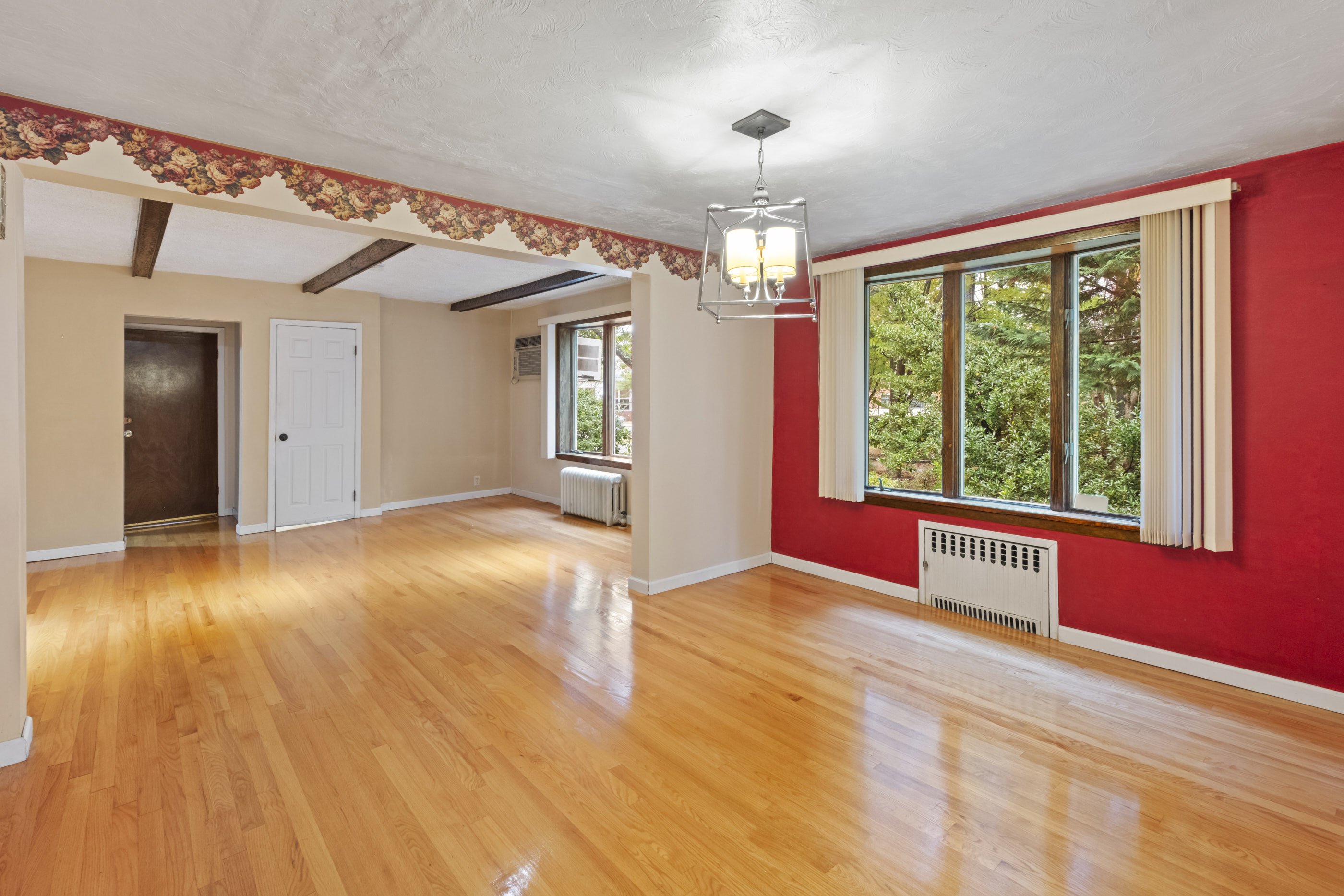 Floral Park, New York, 11001, United States, 3 Bedrooms Bedrooms, ,1 BathroomBathrooms,Residential,For Sale,1988885