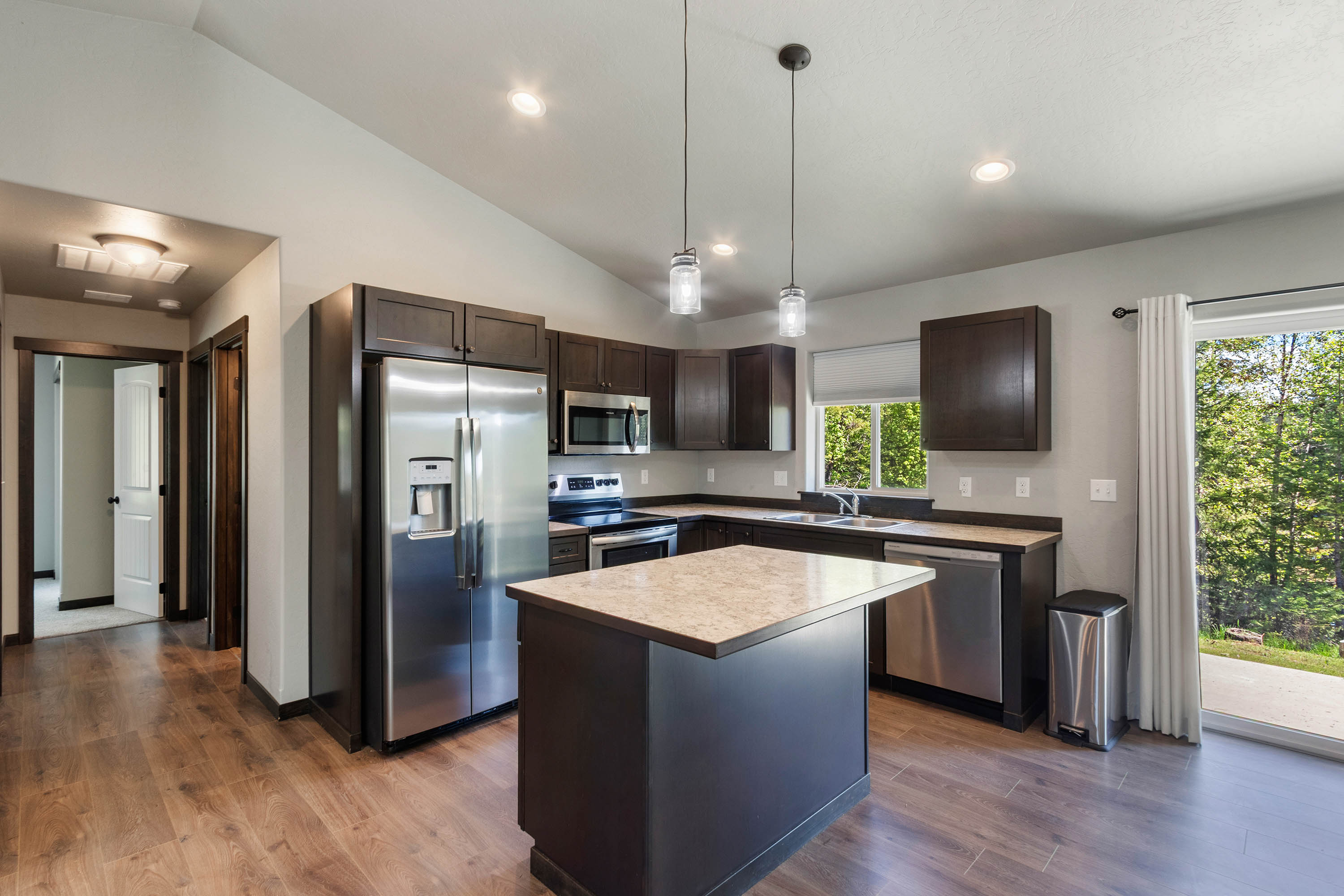 Sagle, Idaho, 83860, United States, 3 Bedrooms Bedrooms, ,2 BathroomsBathrooms,Residential,For Sale,1996409