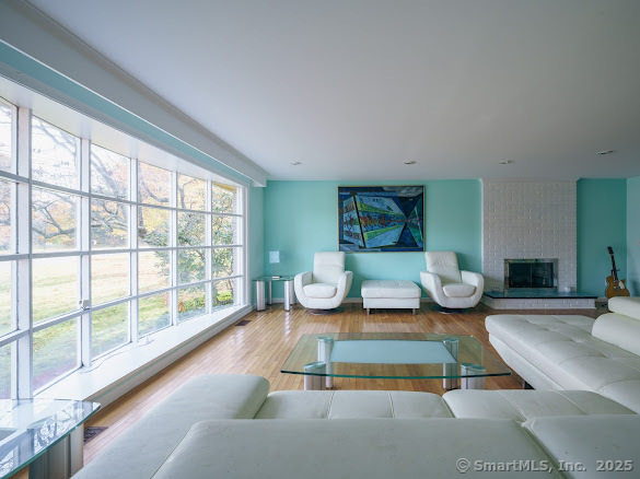 Orange, Connecticut, 06477, United States, 2 Bedrooms Bedrooms, ,2 BathroomsBathrooms,Residential,For Sale,1867599
