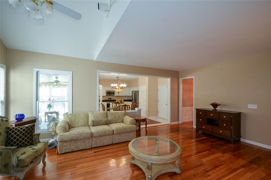 Cumming, Georgia, 30041, United States, 5 Bedrooms Bedrooms, ,4 BathroomsBathrooms,Residential,For Sale,1997427