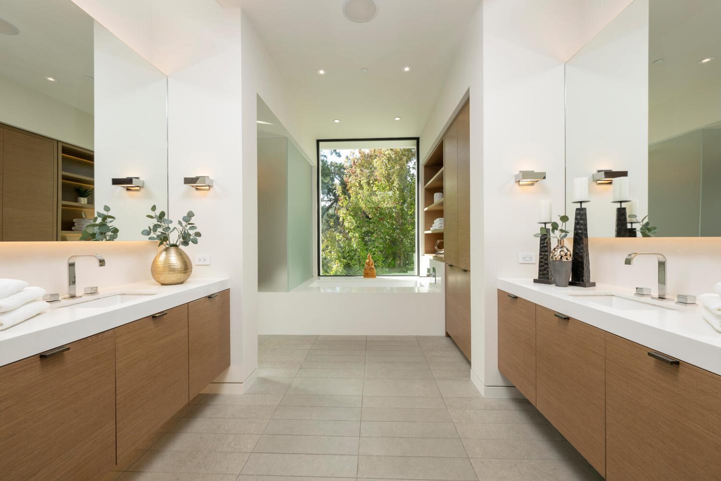 Hillsborough, California, 94010, United States, 4 Bedrooms Bedrooms, ,4 BathroomsBathrooms,Residential,For Sale,1940543