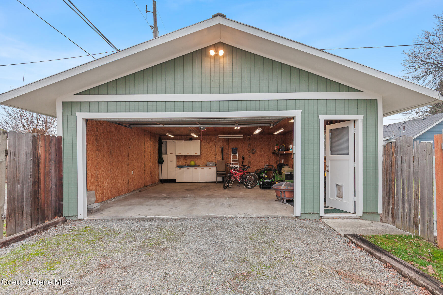 Coeur d'Alene, Idaho, 83814, United States, 3 Bedrooms Bedrooms, ,1 BathroomBathrooms,Residential,For Sale,2011779