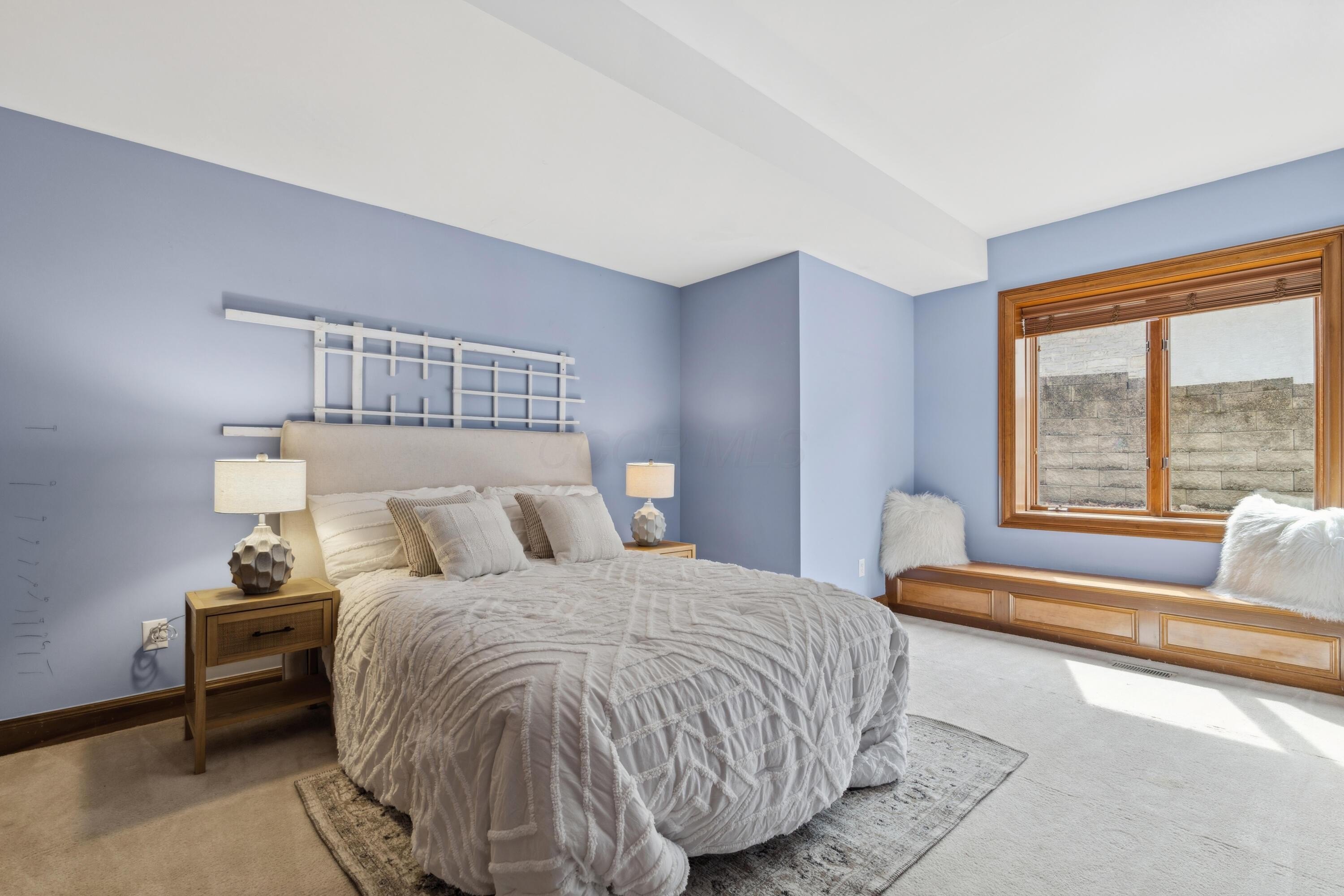 Columbus, Ohio, 43220, United States, 5 Bedrooms Bedrooms, ,5 BathroomsBathrooms,Residential,For Sale,1798291
