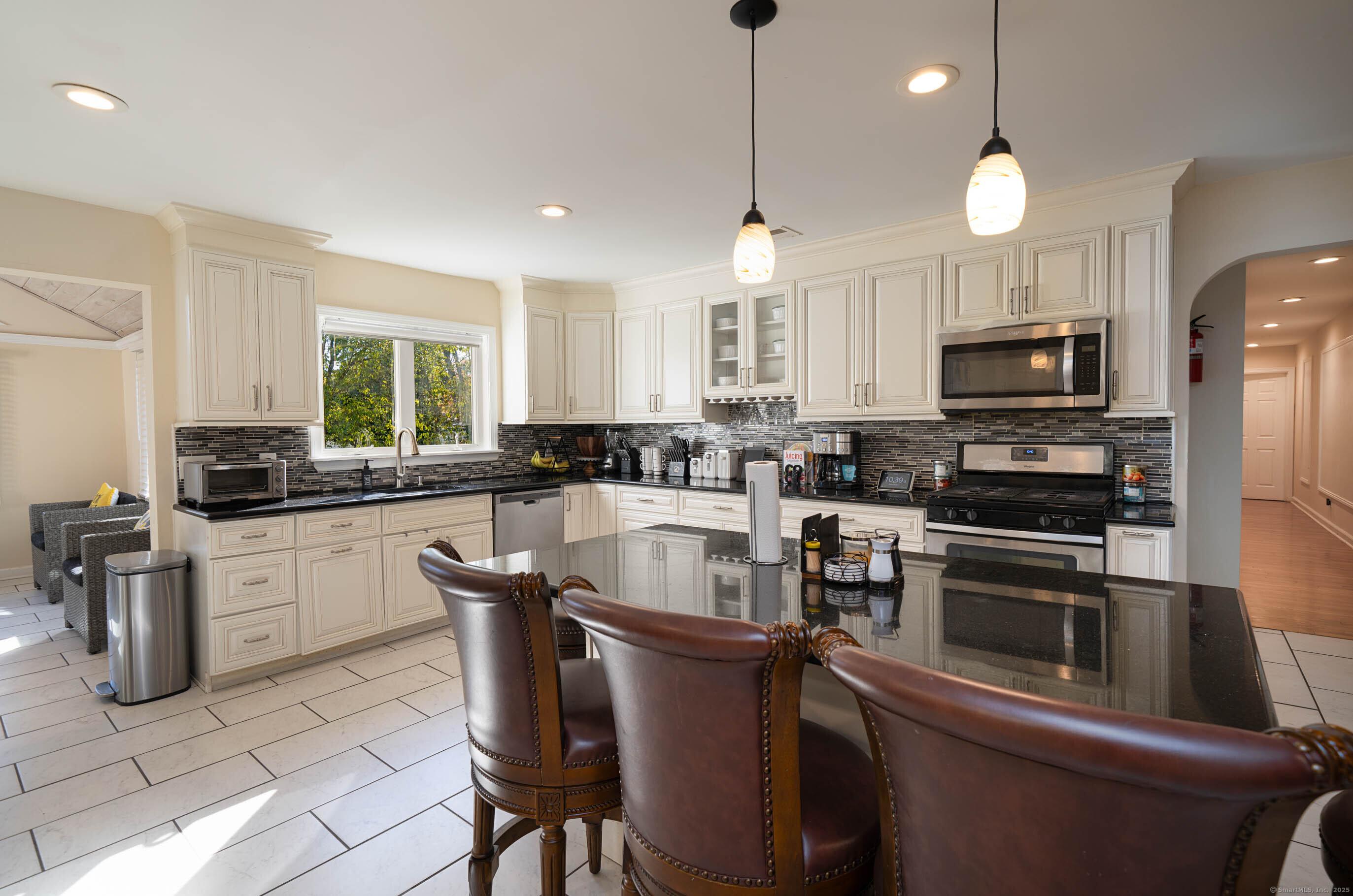 Hamden, Connecticut, 06517, United States, 4 Bedrooms Bedrooms, ,4 BathroomsBathrooms,Residential,For Sale,1982010