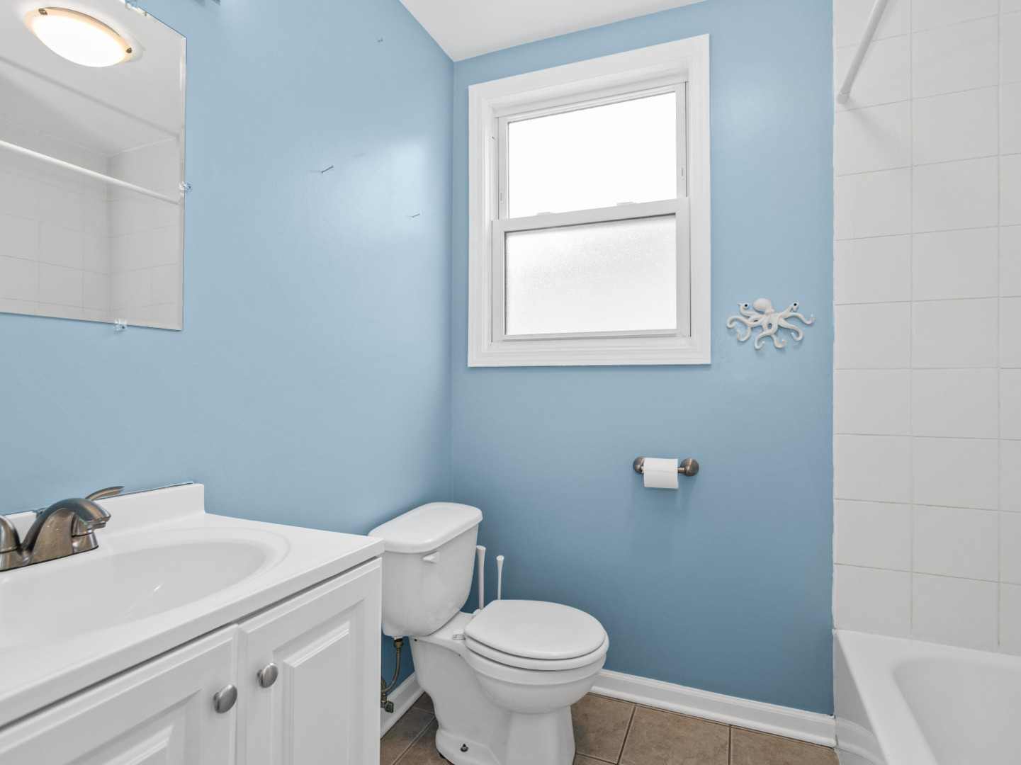 Evanston, Illinois, 60201, United States, 5 Bedrooms Bedrooms, ,3 BathroomsBathrooms,Residential,For Sale,1908877